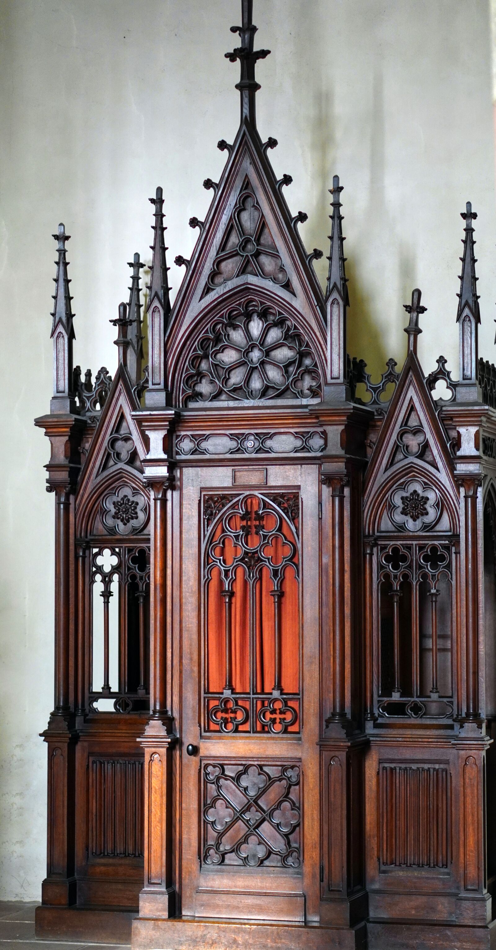 E 50mm F1.8 OSS sample photo. Cathedral, confessional, gothic photography
