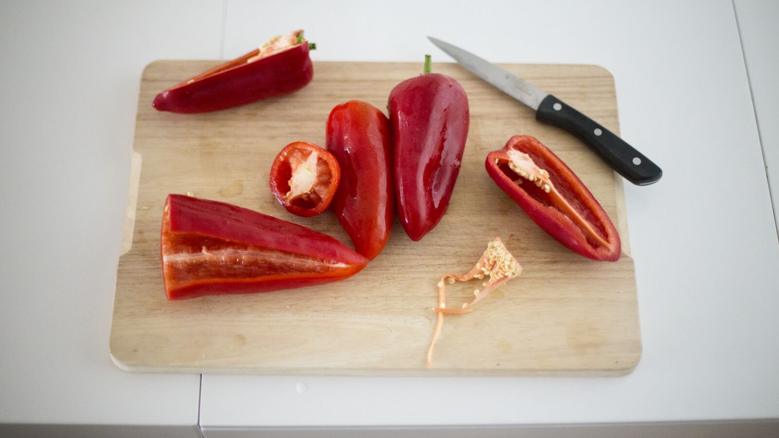 Canon EOS 6D + Canon EF 50mm F1.4 USM sample photo. Bell, pepper, cooking, food photography