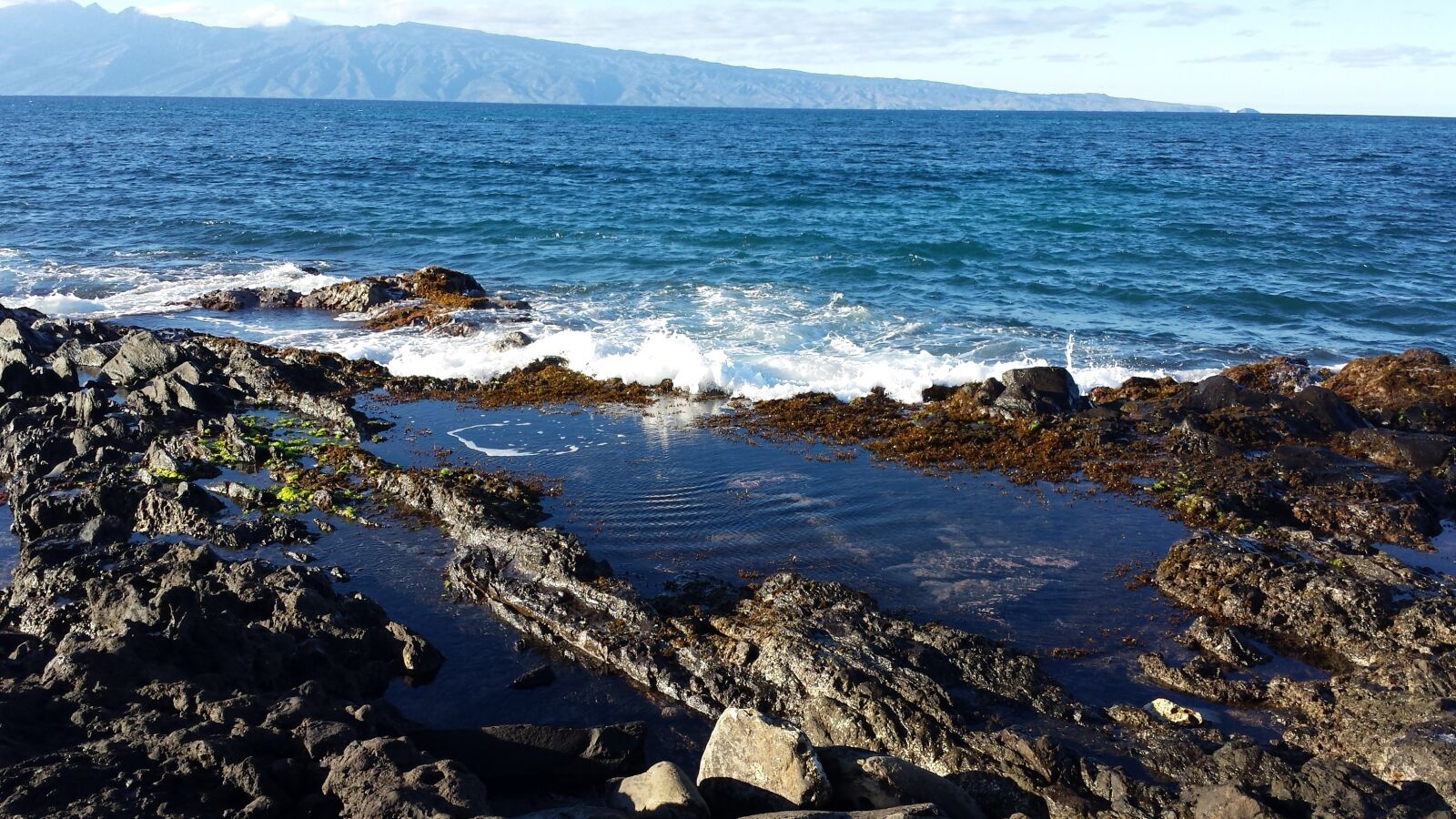 Samsung Galaxy S4 sample photo. Beach, rocks, ocean photography