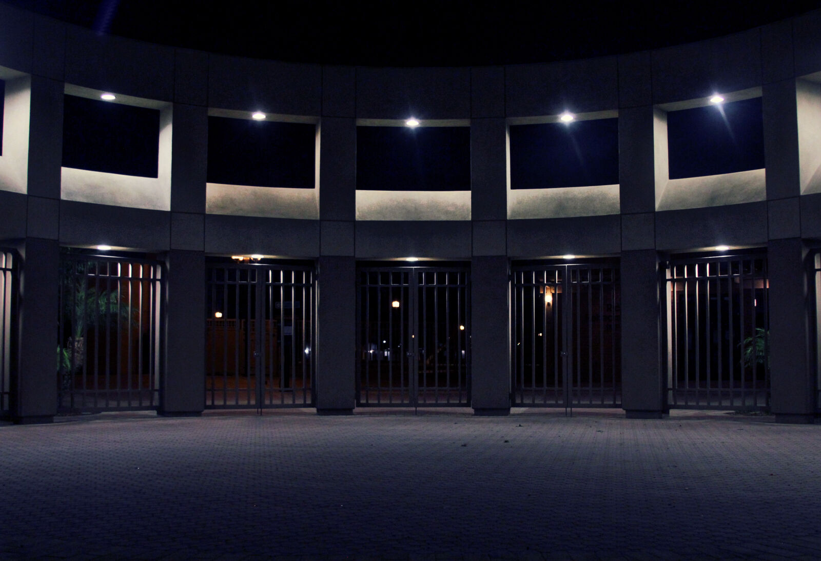 Canon EOS 550D (EOS Rebel T2i / EOS Kiss X4) sample photo. Night photography