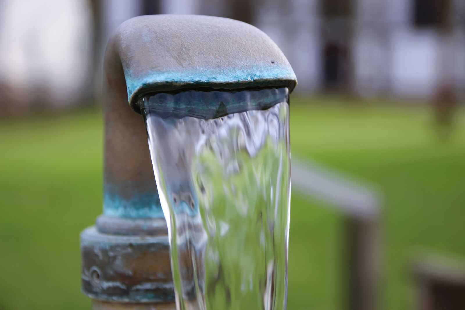 Canon EOS 700D (EOS Rebel T5i / EOS Kiss X7i) sample photo. Faucet, source, refreshment photography