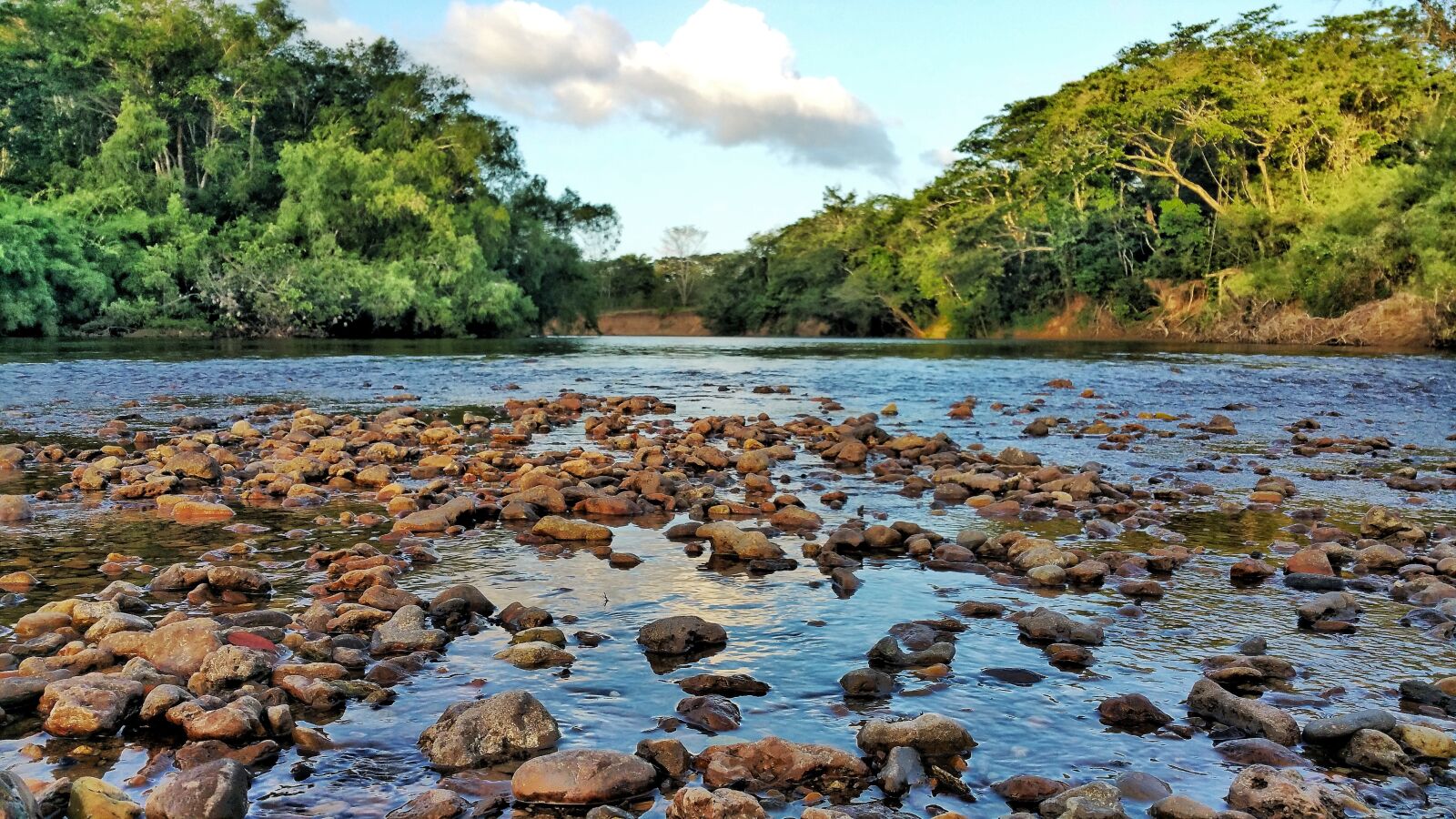Samsung Galaxy Note4 sample photo. River, rocks, water photography