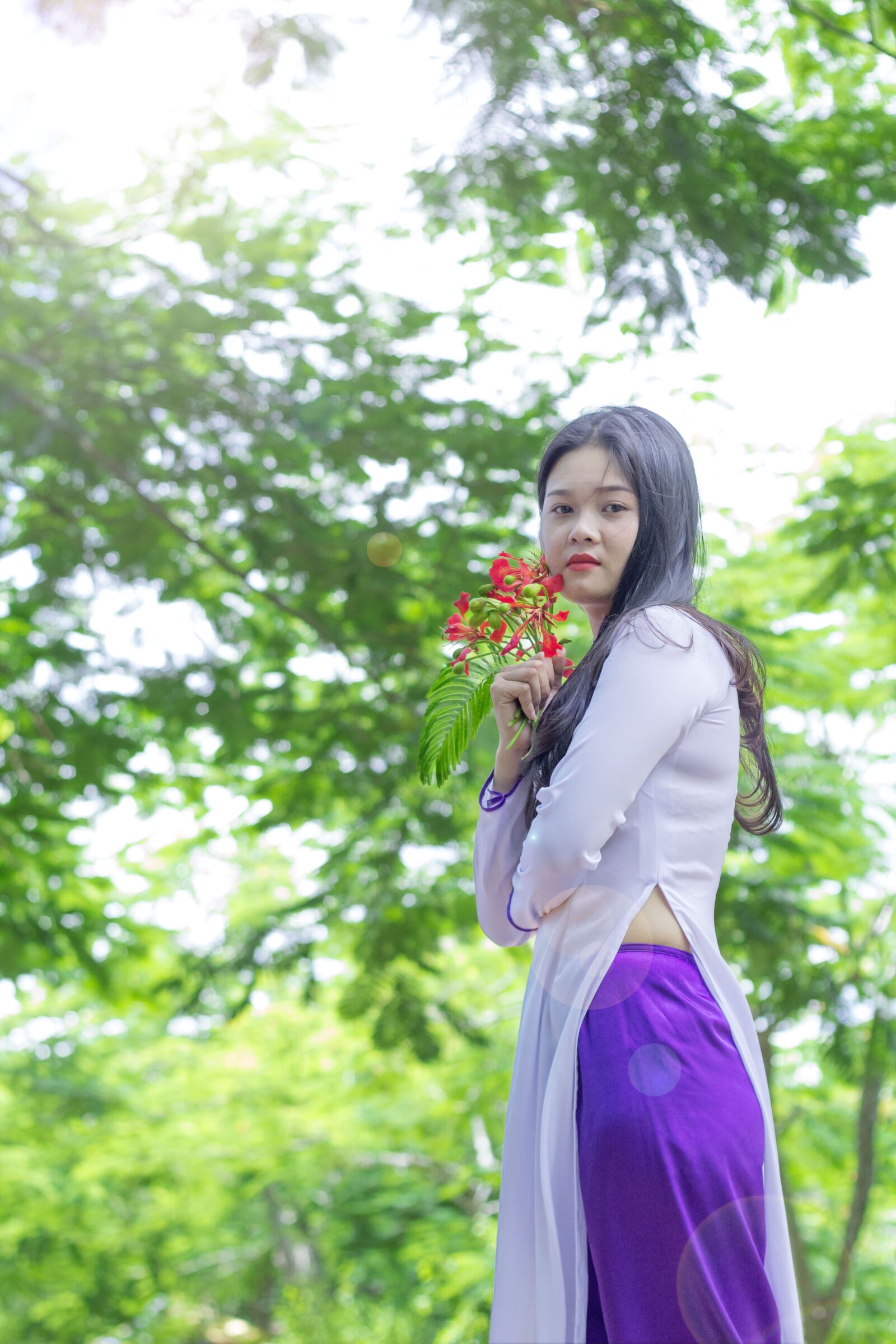 Canon EOS 60D + Canon EF 50mm F1.8 II sample photo. Vietnam dress, ao dai photography