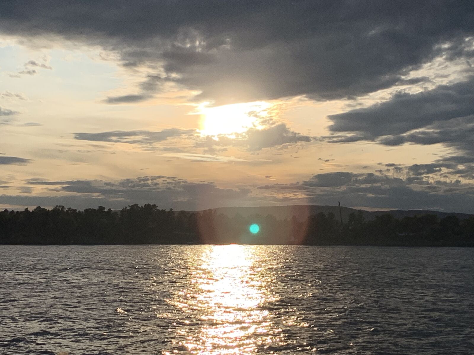 Apple iPhone XR sample photo. Oslo, fiordo, atardecer photography
