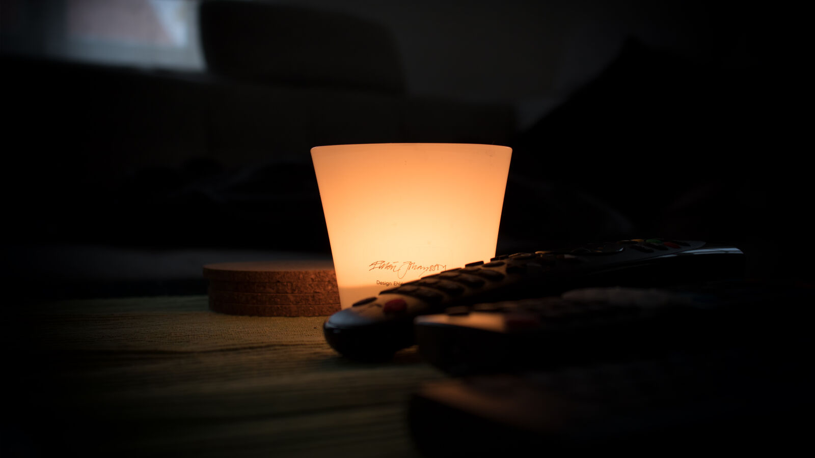 Canon EOS 750D (EOS Rebel T6i / EOS Kiss X8i) sample photo. Black, remote, control, near photography