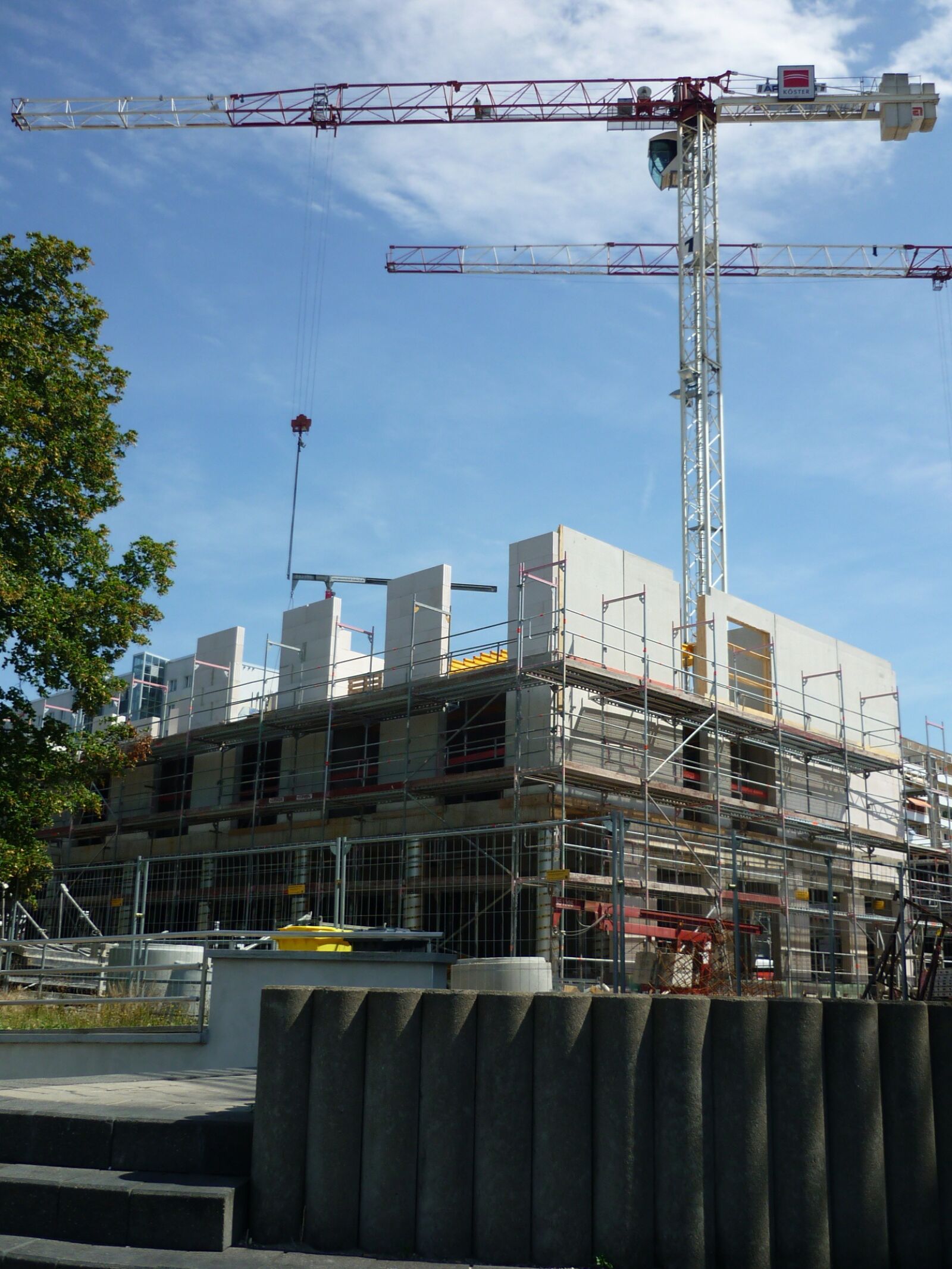 Panasonic Lumix DMC-FS6 sample photo. Tower crane, housebuilding, trolley photography