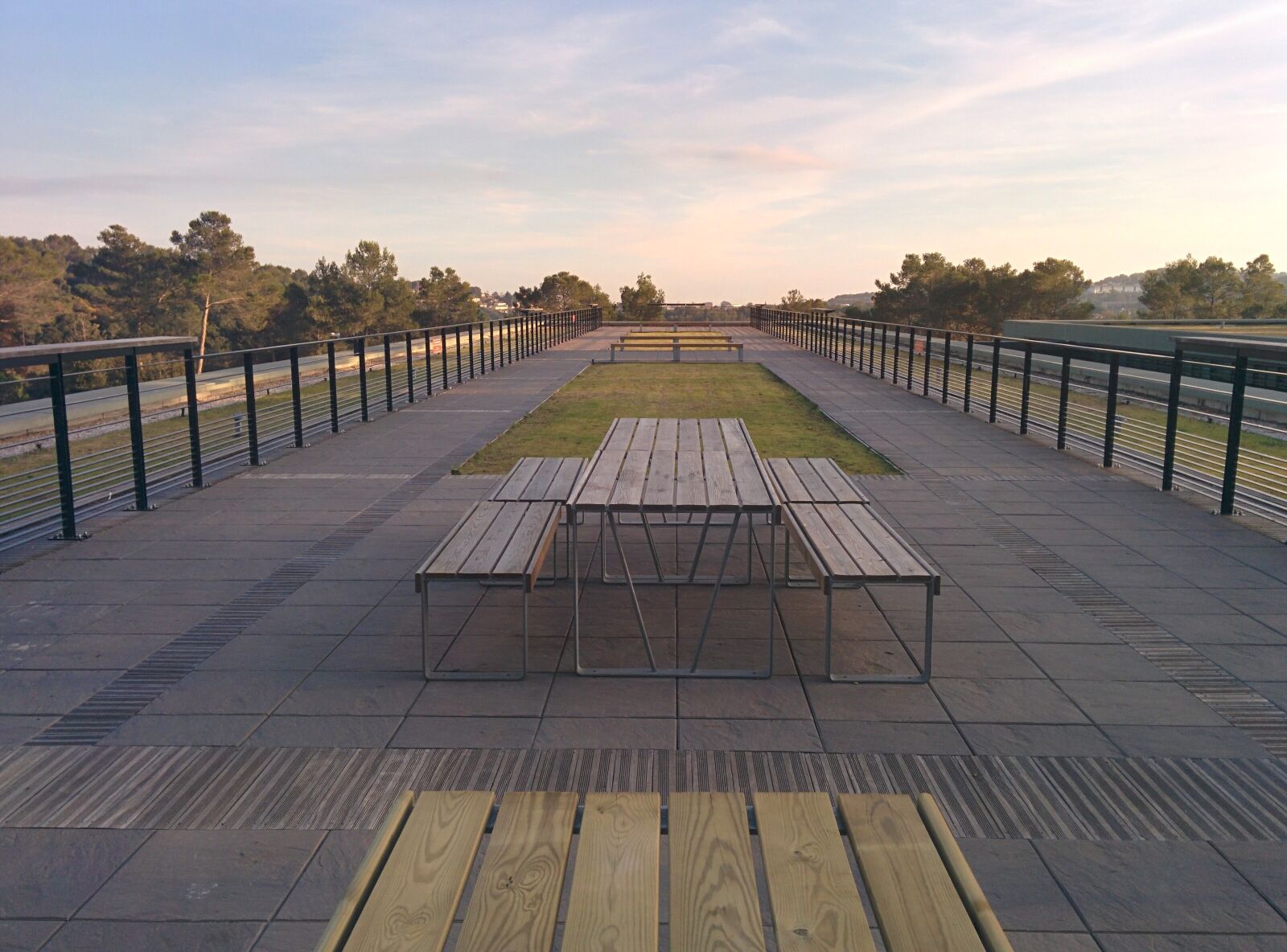 LG Nexus 5 sample photo. Picnic, table, roof photography