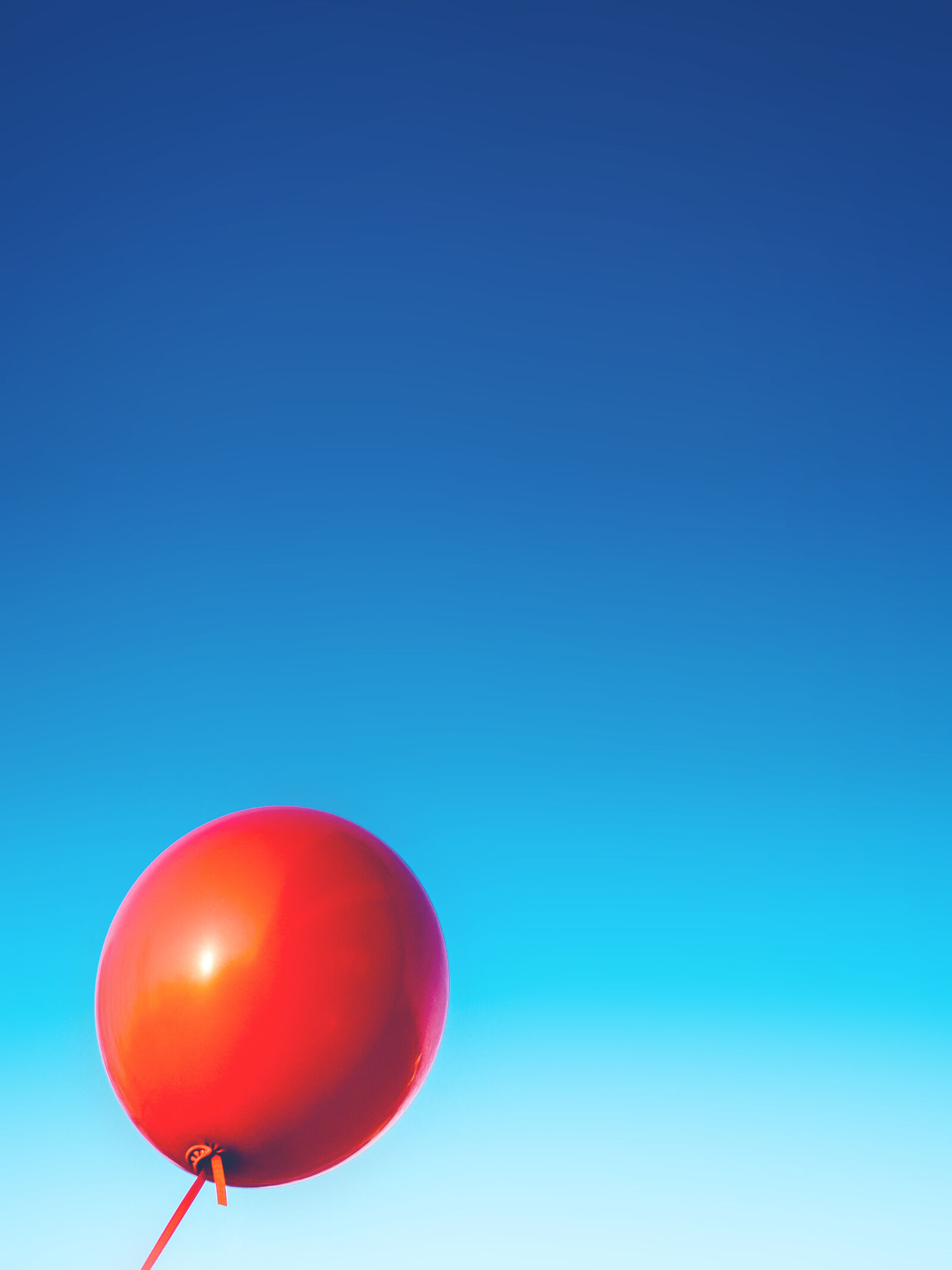 Olympus M.Zuiko Digital 17mm F1.8 sample photo. Sky, red, rubber, balloon photography
