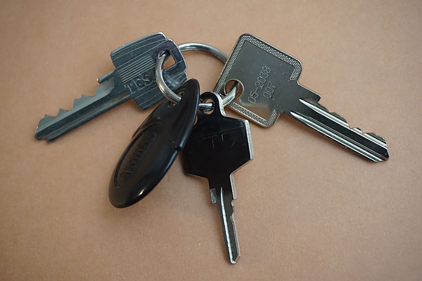 Sony a6000 sample photo. Keychain, key, keyring photography