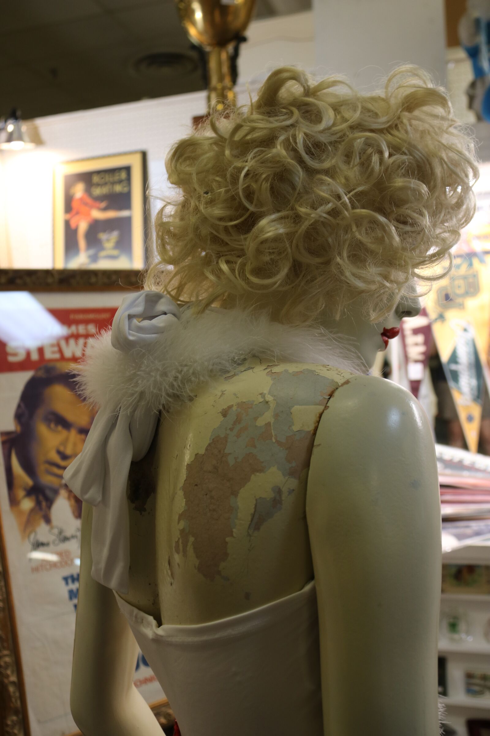 Canon EOS 750D (EOS Rebel T6i / EOS Kiss X8i) sample photo. Mannequin, female, woman photography