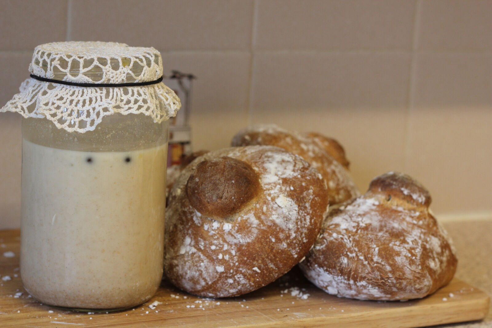 Canon EOS 550D (EOS Rebel T2i / EOS Kiss X4) sample photo. Bread, food, home, soup photography