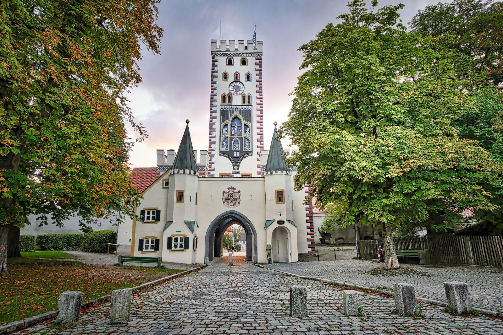 Panasonic Lumix DMC-GX8 sample photo. City gate, landsberg, architecture photography