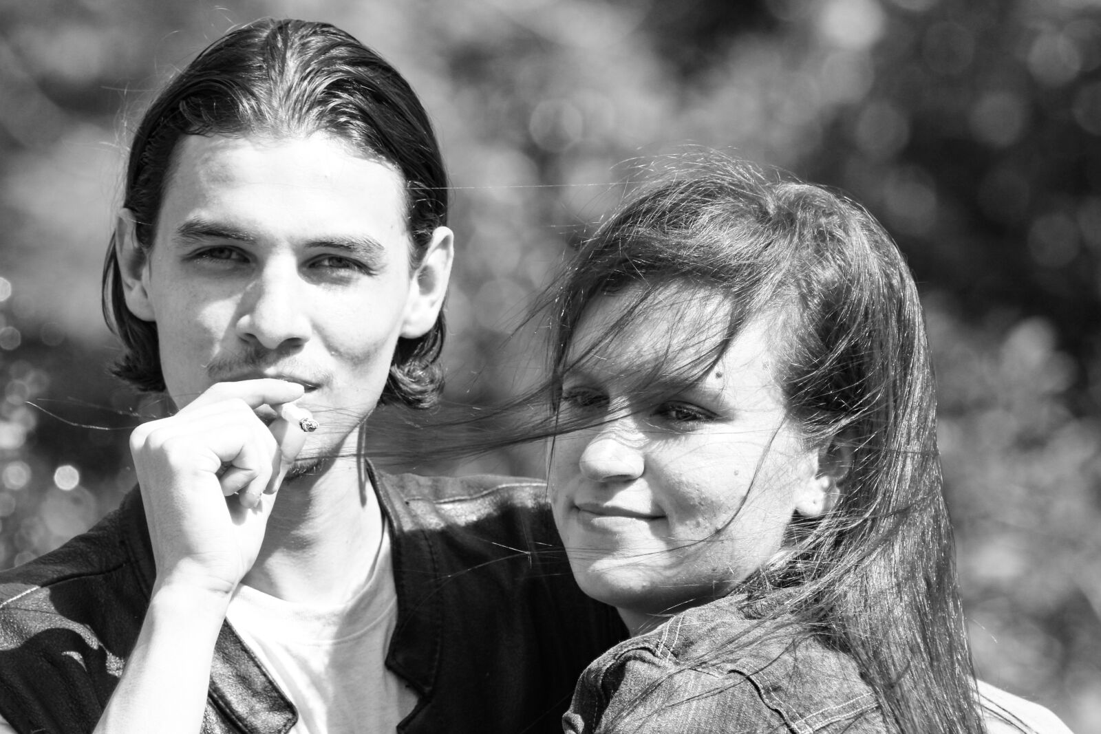 Canon EOS 1300D (EOS Rebel T6 / EOS Kiss X80) sample photo. Black and white, couple photography