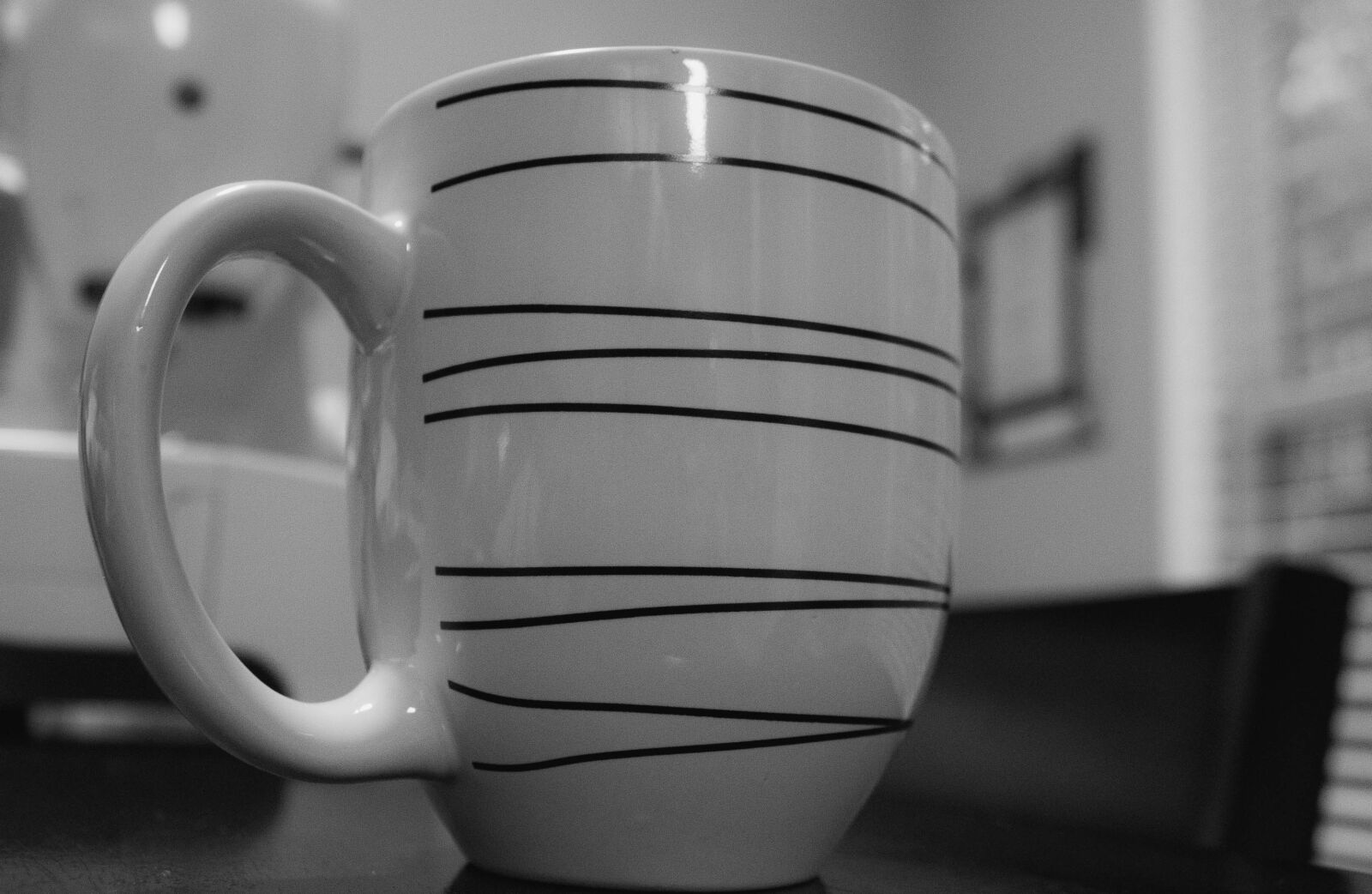 Canon EOS 1300D (EOS Rebel T6 / EOS Kiss X80) sample photo. Mug, coffee, monochrome photography