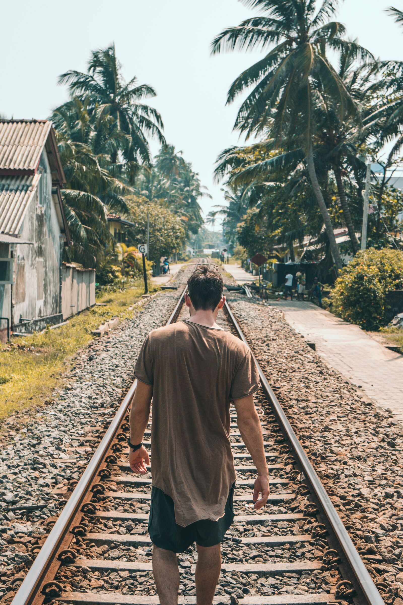 Sony a6500 + Sony Vario-Tessar T* E 16-70mm F4 ZA OSS sample photo. Man, male, walking photography