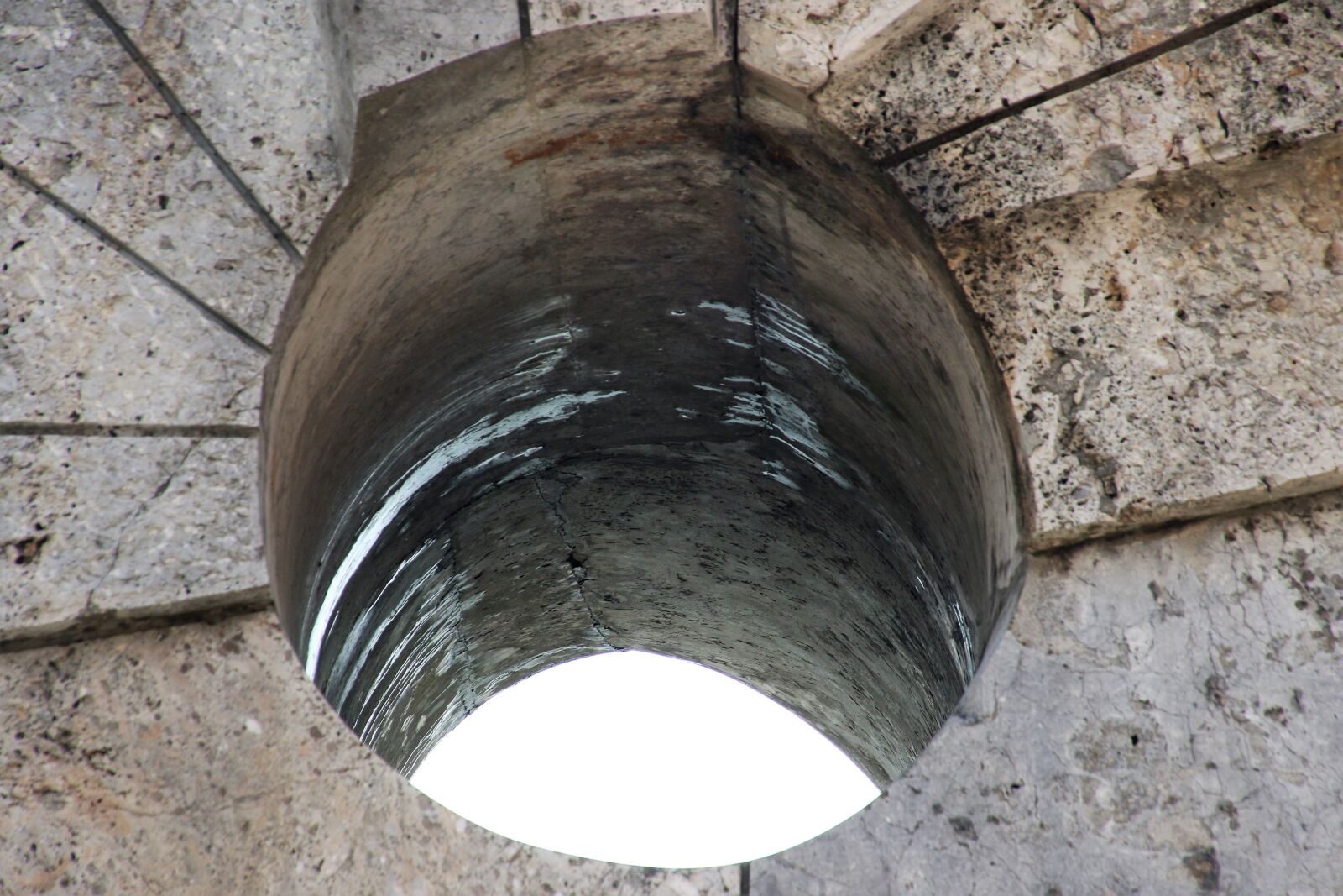 Canon EOS 7D Mark II sample photo. Art, circle, concrete, modern photography