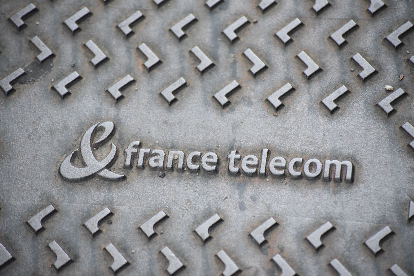 Nikon D750 sample photo. France telecom, metal, angers photography