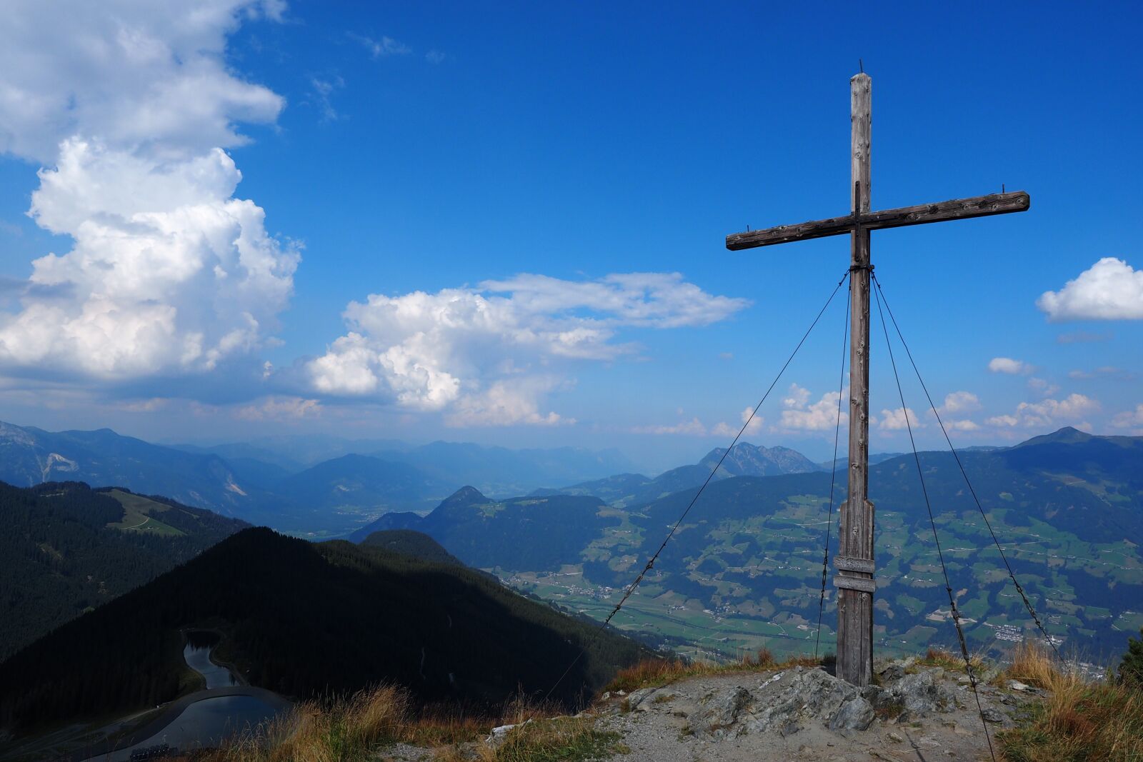 Olympus OM-D E-M1 + Olympus M.Zuiko Digital ED 12-40mm F2.8 Pro sample photo. Panorama, mountains, rocks photography
