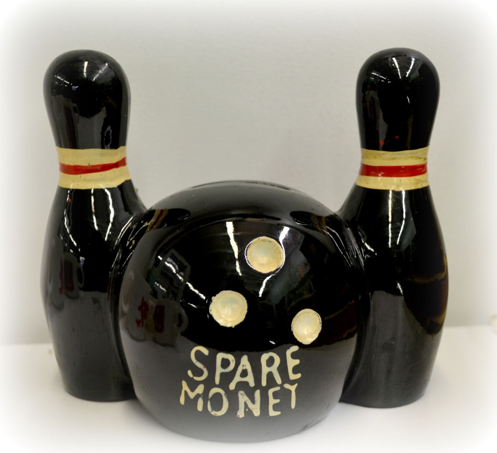 Nikon D5100 sample photo. Bowling, bank, collectible photography
