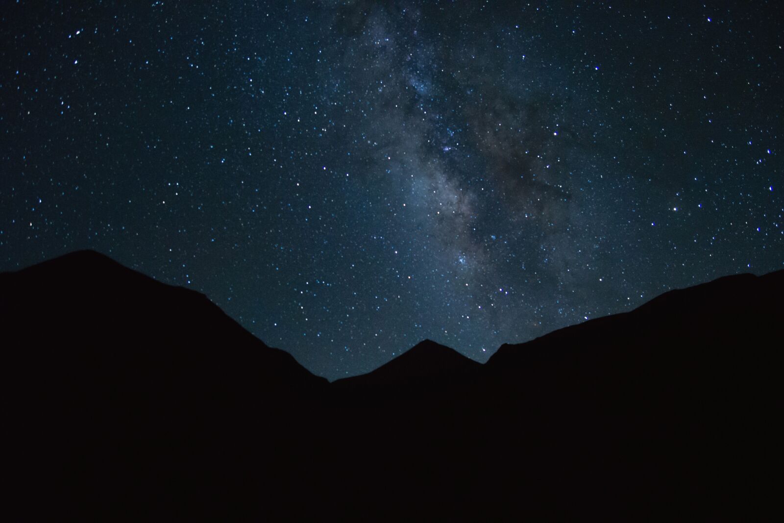 Tamron SP AF 17-50mm F2.8 XR Di II LD Aspherical (IF) sample photo. Milky way, mountains, hiking photography