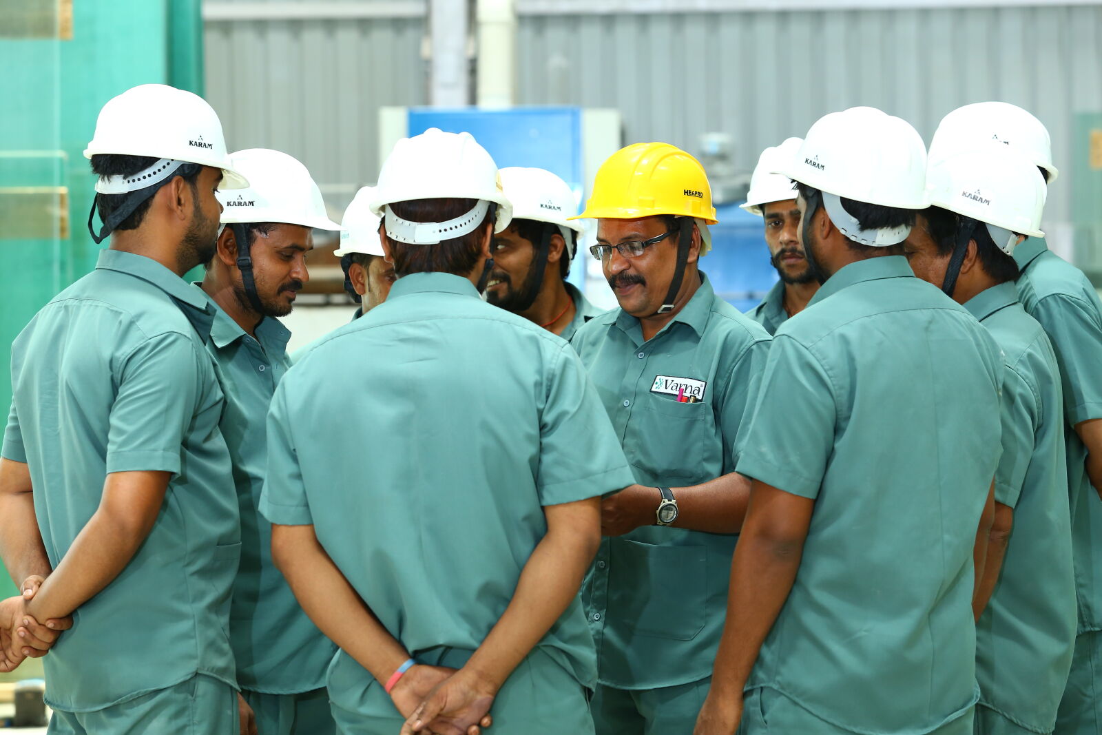 Canon EF 70-200mm F2.8L USM sample photo. Construction, worker, employee, group photography