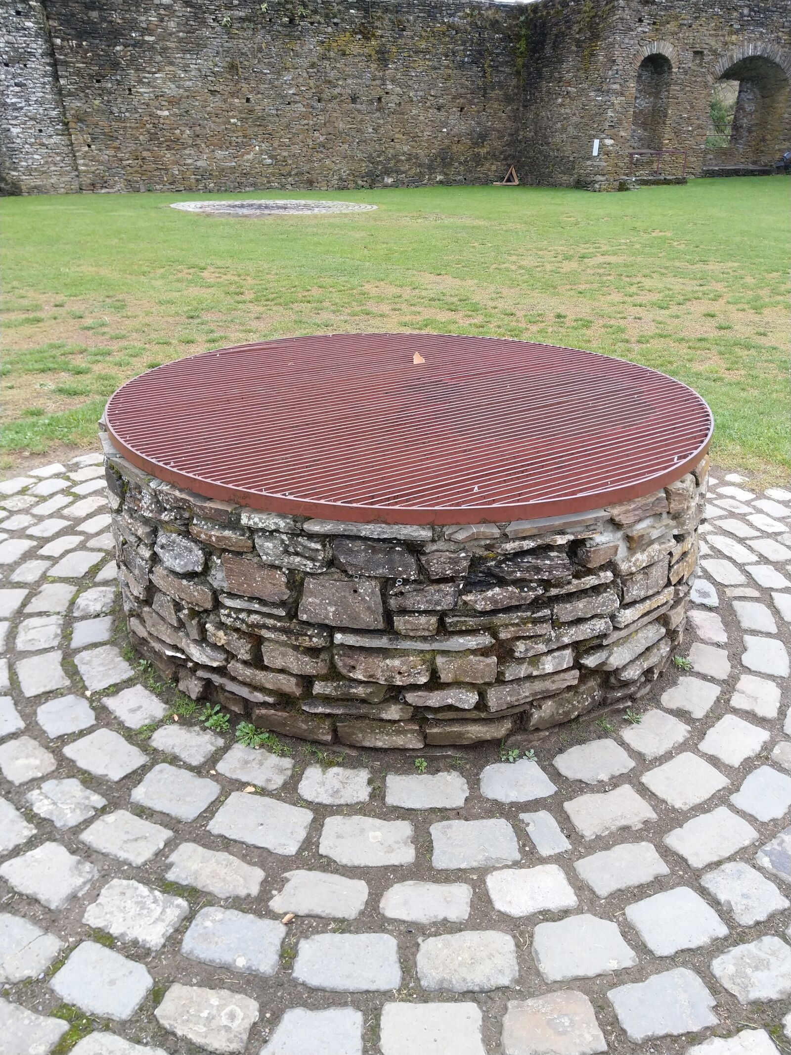 HMD Global Nokia 7 plus sample photo. Well in castle, burg photography