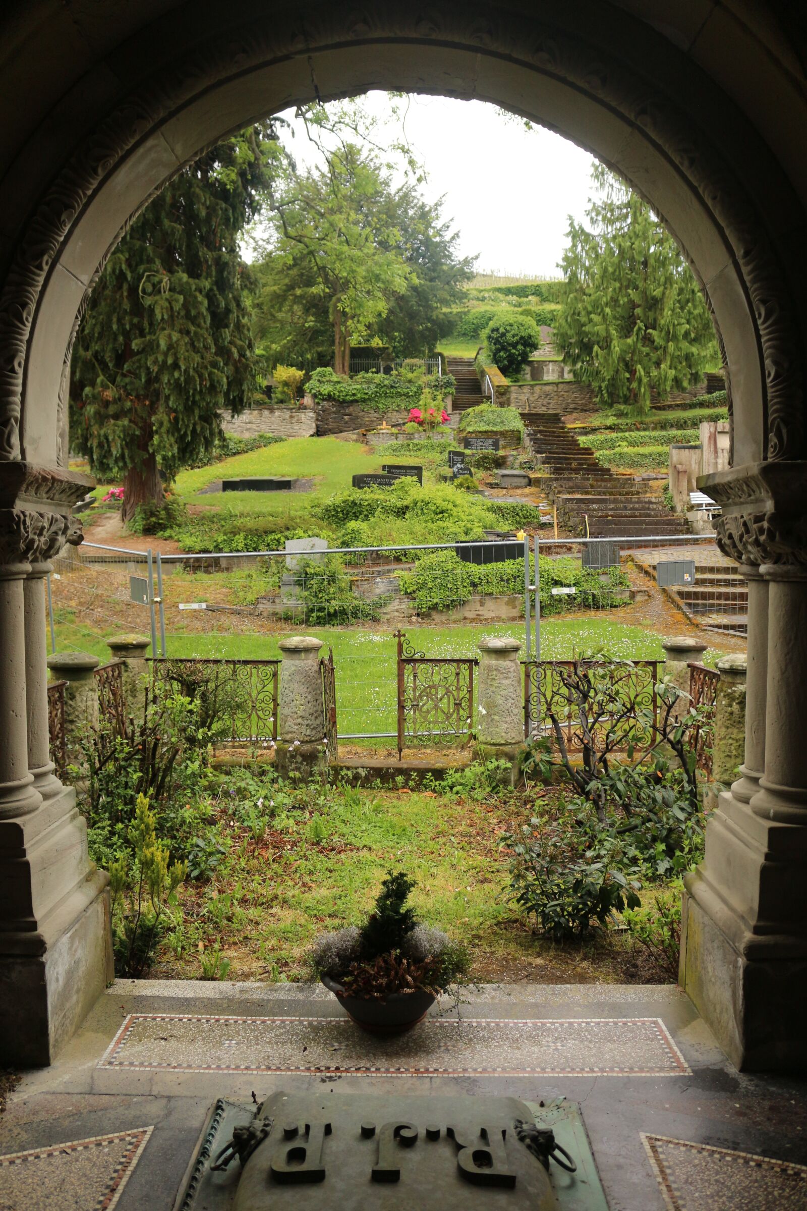 Canon EOS 100D (EOS Rebel SL1 / EOS Kiss X7) sample photo. Mausoleum, mosel, traben-trabach photography