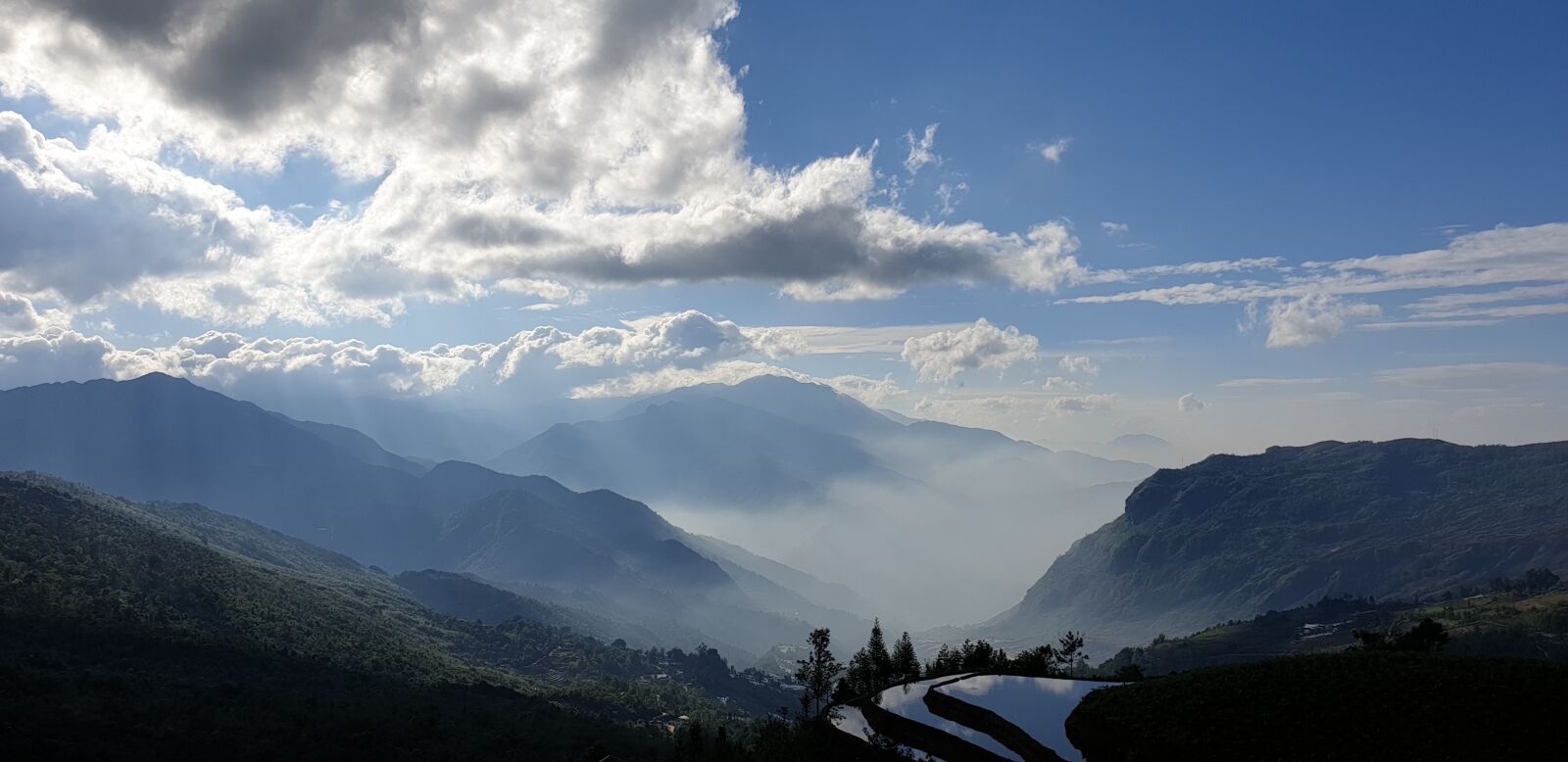 Samsung Galaxy Note9 sample photo. Landscapes, terraced fields, mountains photography