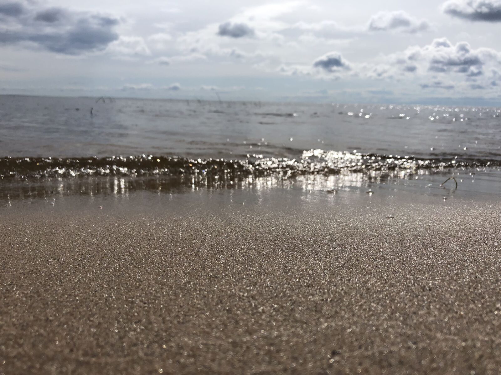 iPhone 8 back camera 3.99mm f/1.8 sample photo. Summer, july, waves photography