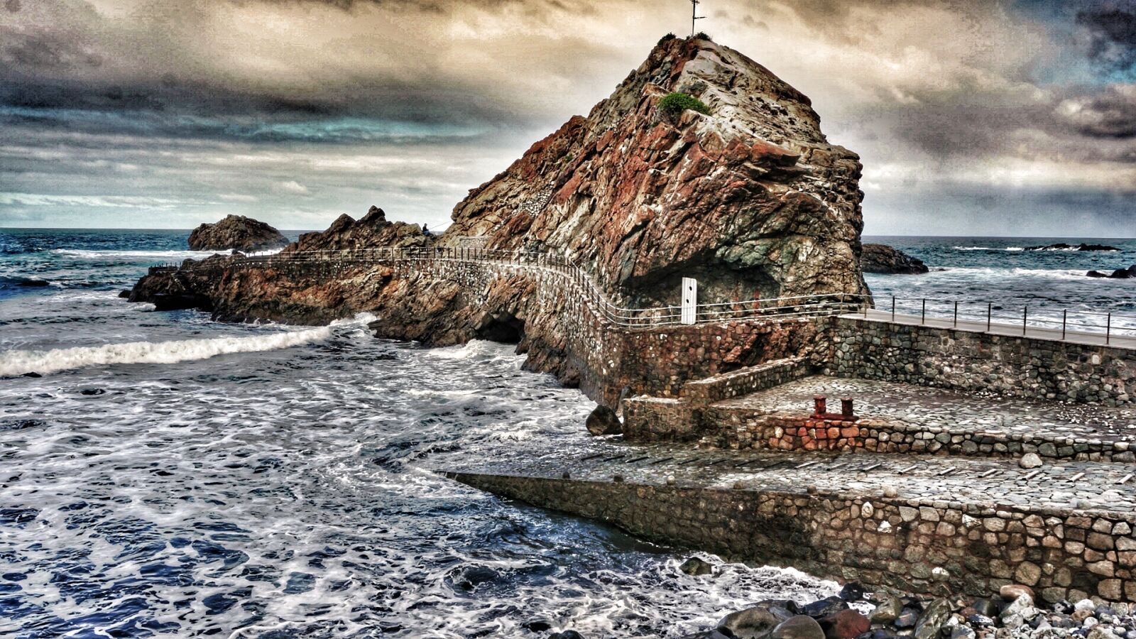 Sony Alpha NEX-5T sample photo. Coast, rocks, sea photography