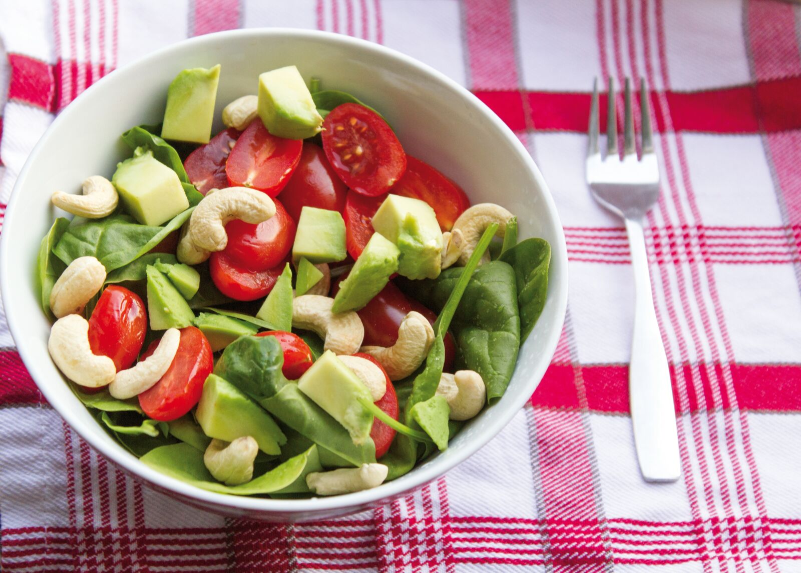 Canon EF-S 18-55mm F3.5-5.6 IS sample photo. Salad, spinach, cashew photography