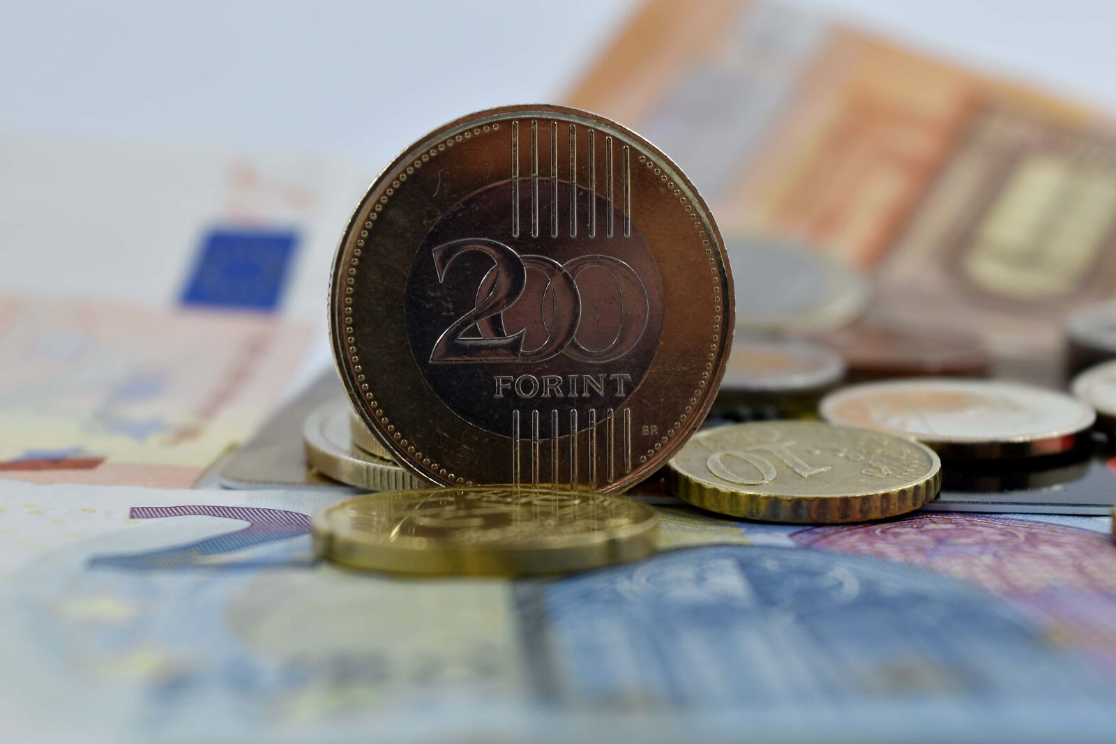 Nikon D5500 sample photo. Coins, euro, forint, front photography