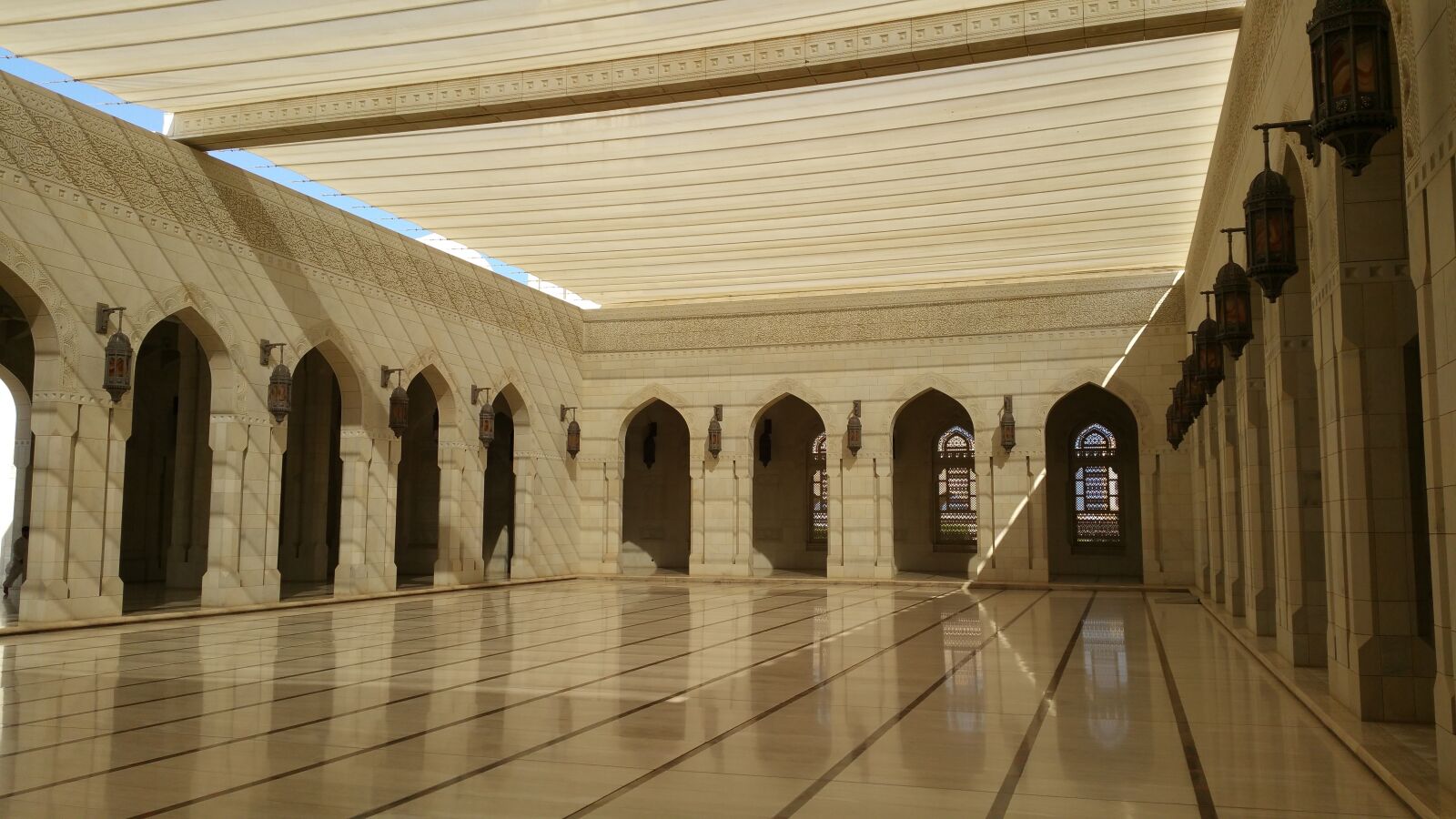 Samsung Galaxy Note4 sample photo. Architecture, inside, indoors oman photography