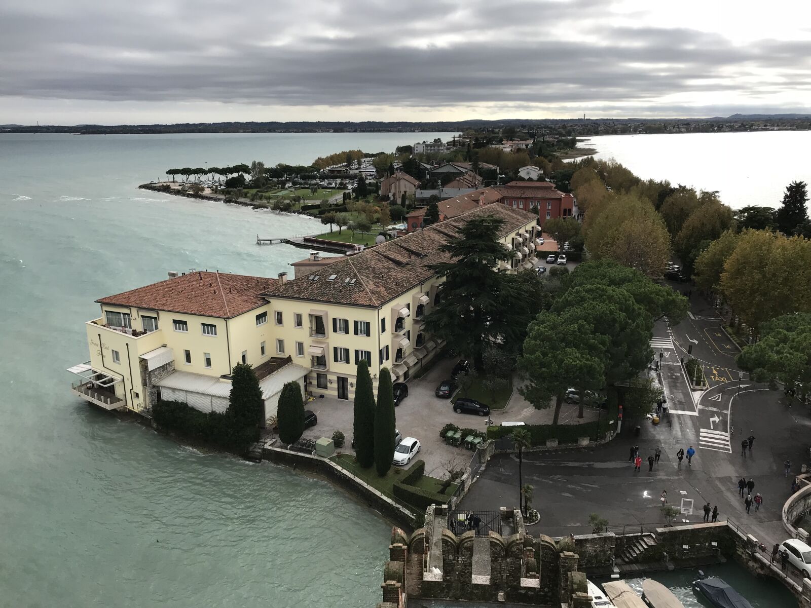 iPhone 7 Plus back dual camera 3.99mm f/1.8 sample photo. Sirmione, a view of photography