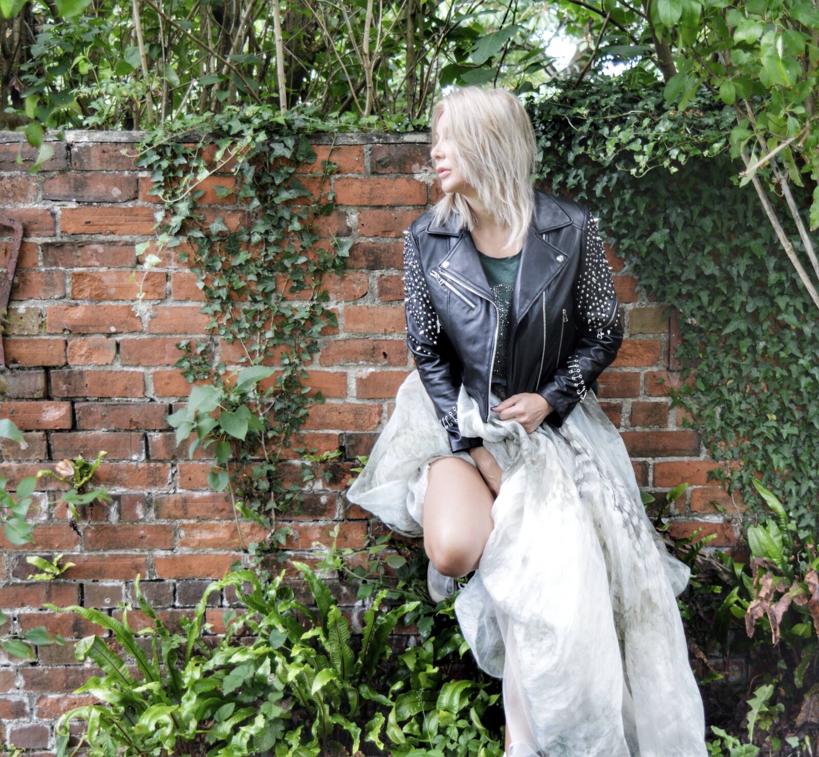 Nikon D3200 sample photo. Woman, pose, fashion photography