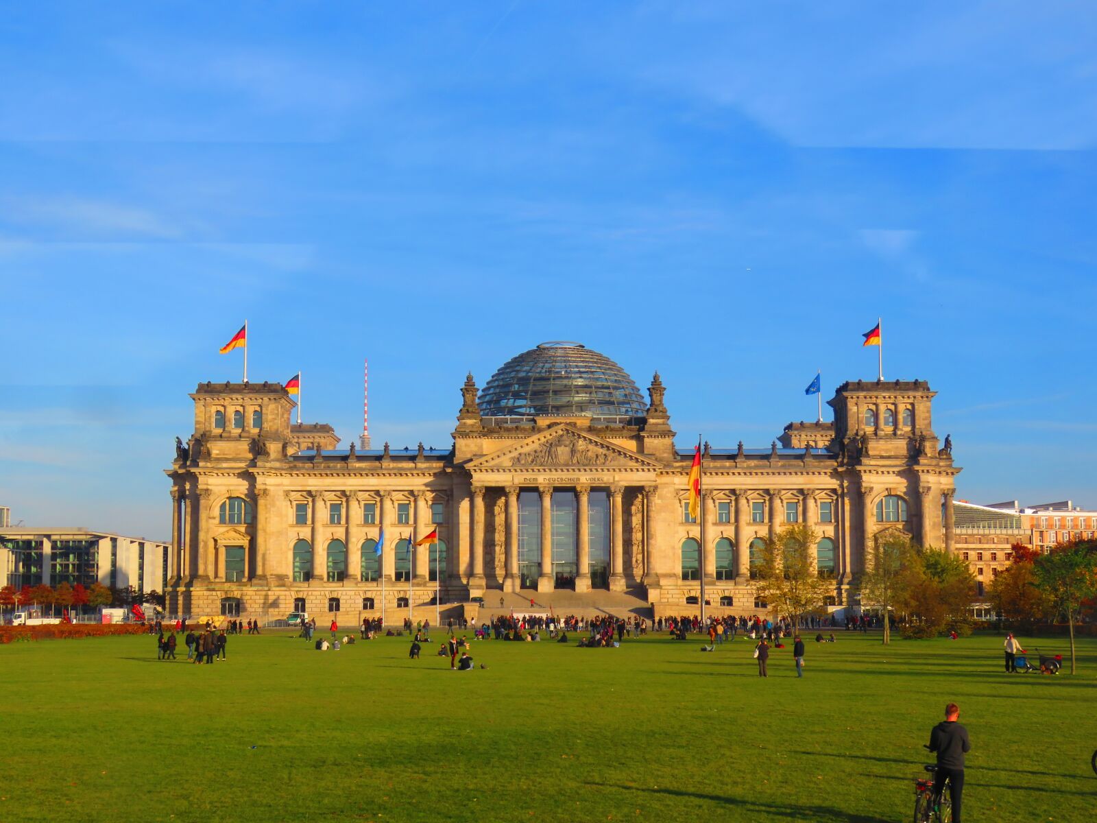 Canon PowerShot SX60 HS sample photo. Berlin, eventide, reichstag photography