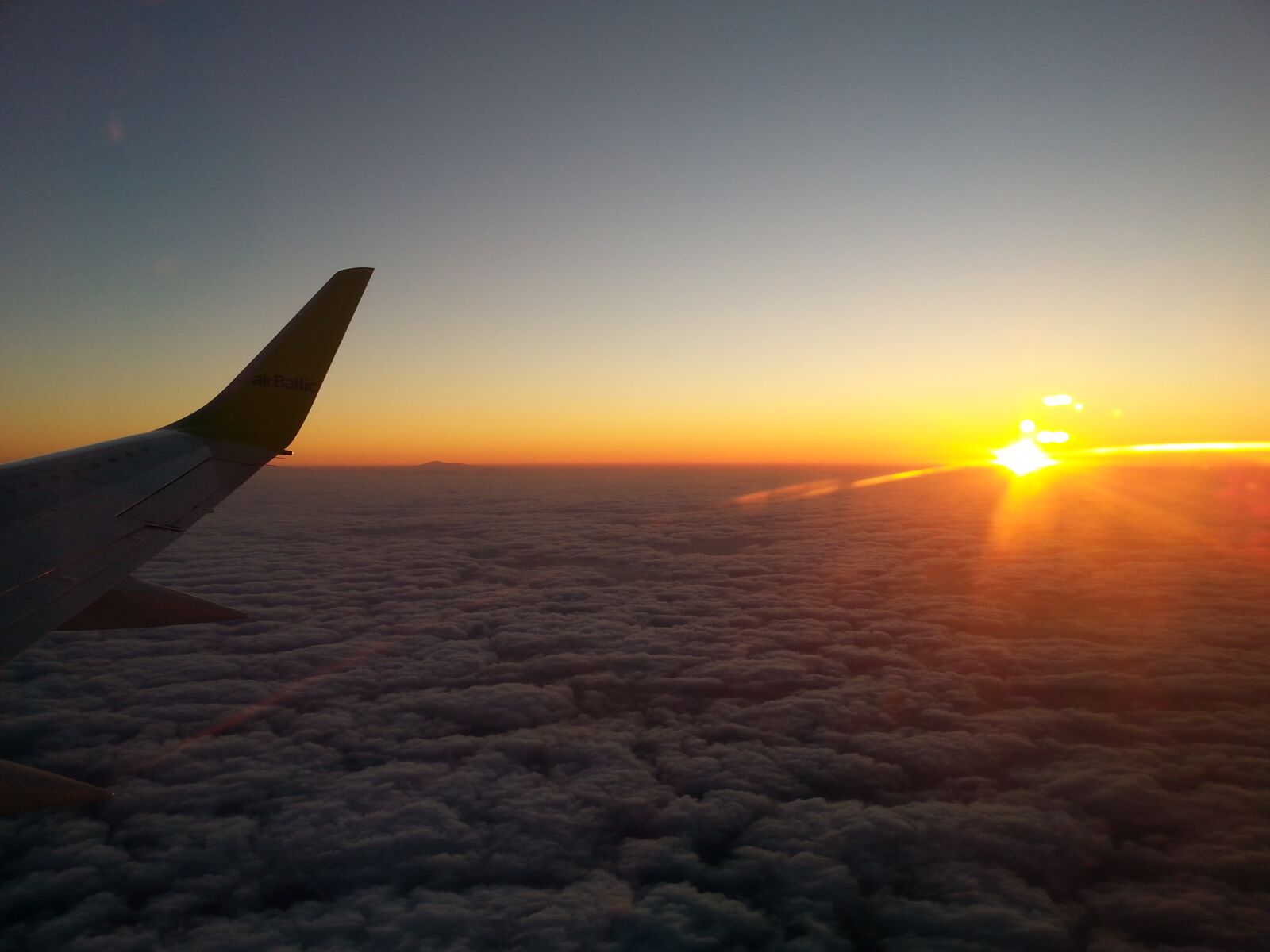 Samsung Galaxy S3 sample photo. Flight, flying, plane photography