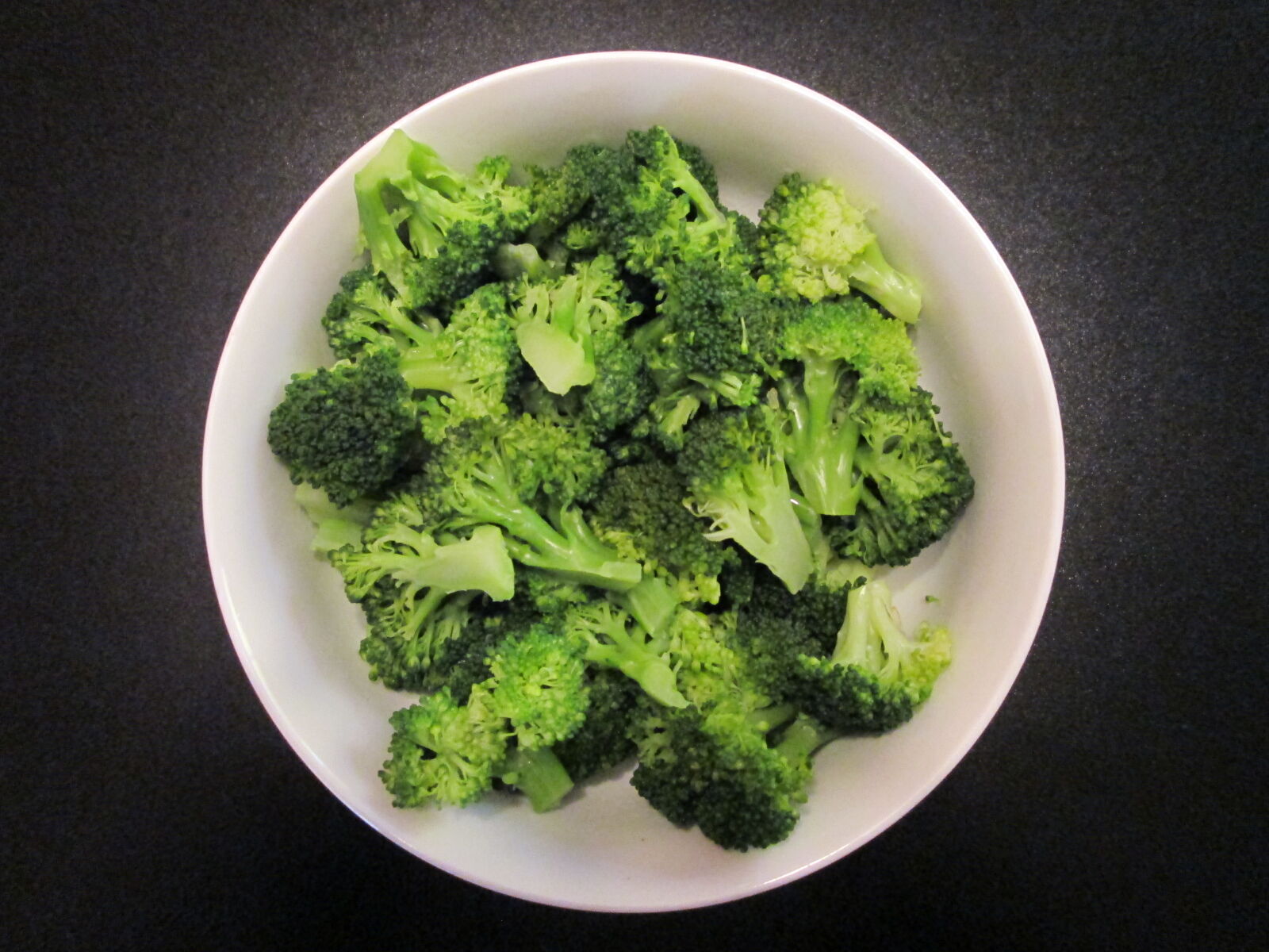 Canon PowerShot A2400 IS sample photo. Broccoli, brocoli, food photography