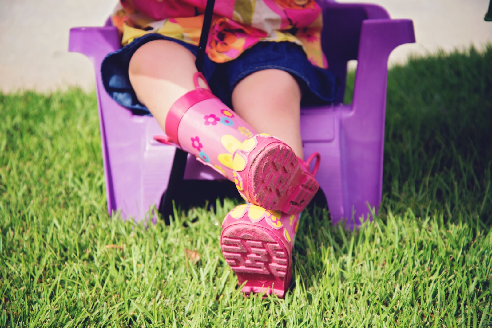Nikon D600 sample photo. Children, rain boots, pink photography