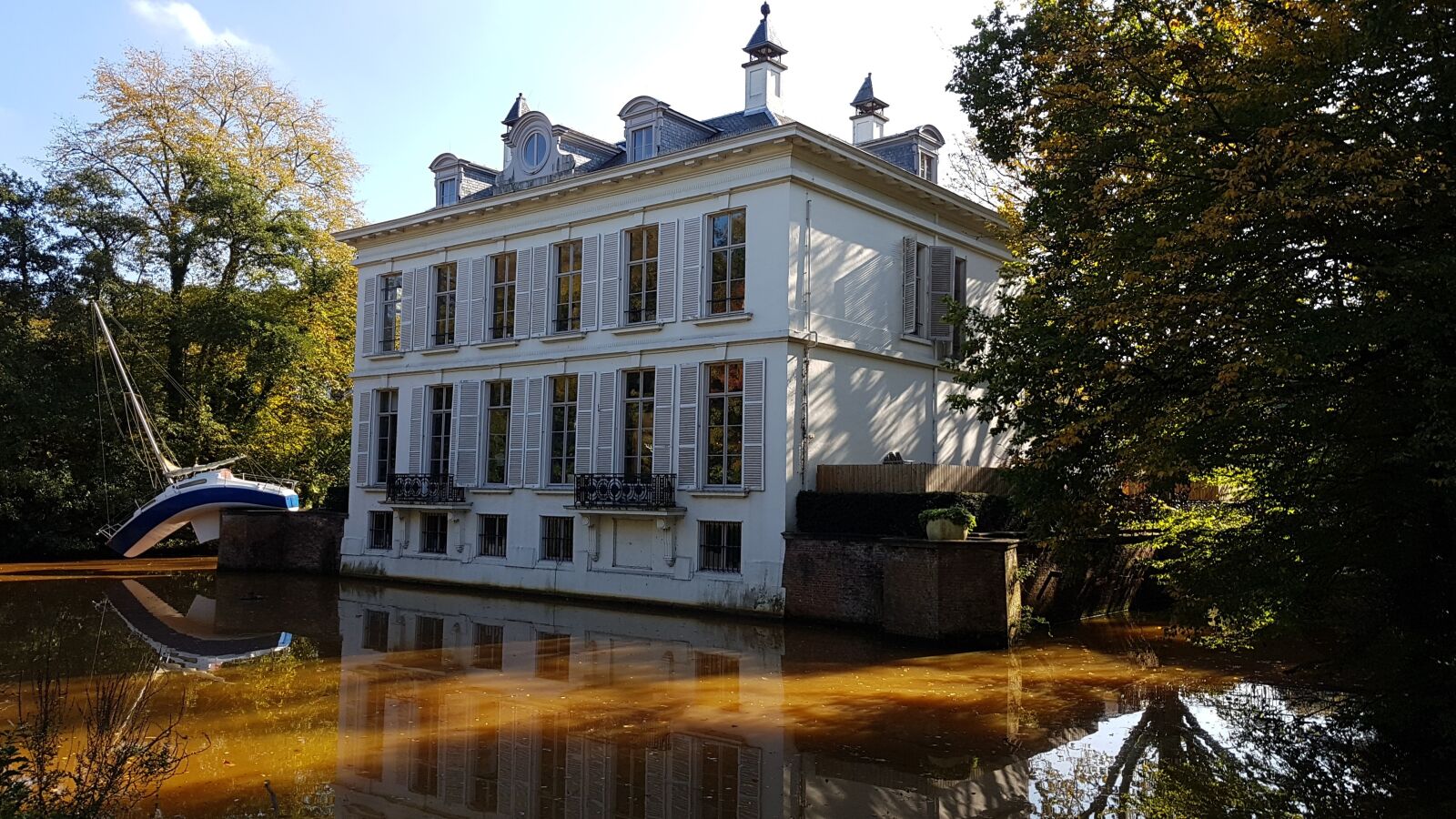 Samsung Galaxy S7 Edge sample photo. Castle, middelheim, water photography