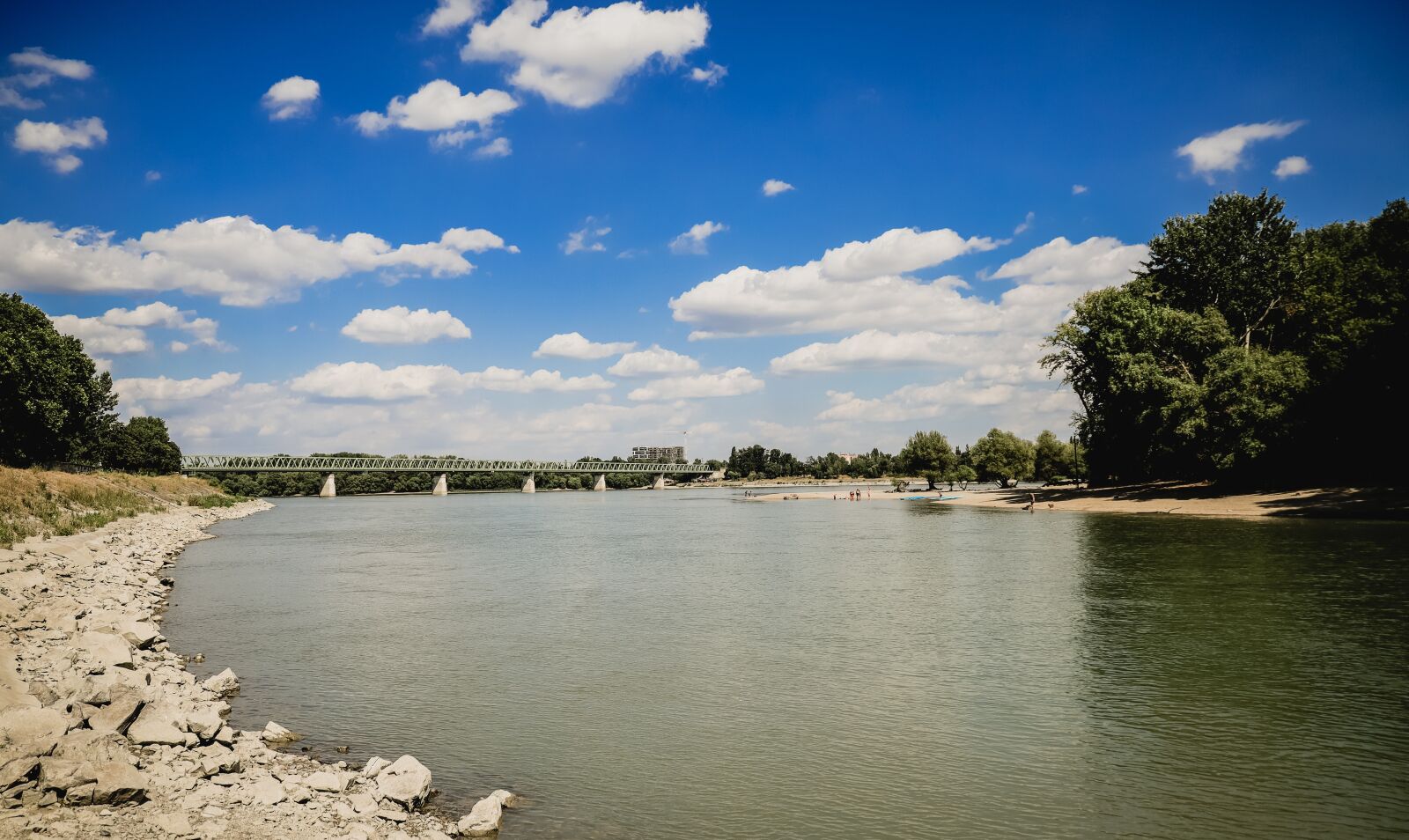 Canon EOS RP sample photo. Danube, river, riverside photography