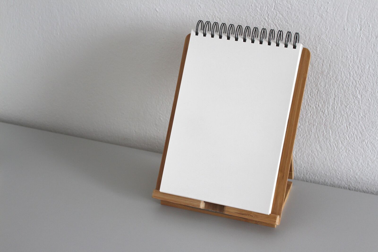 Canon EOS 700D (EOS Rebel T5i / EOS Kiss X7i) sample photo. Blank, empty, paper photography