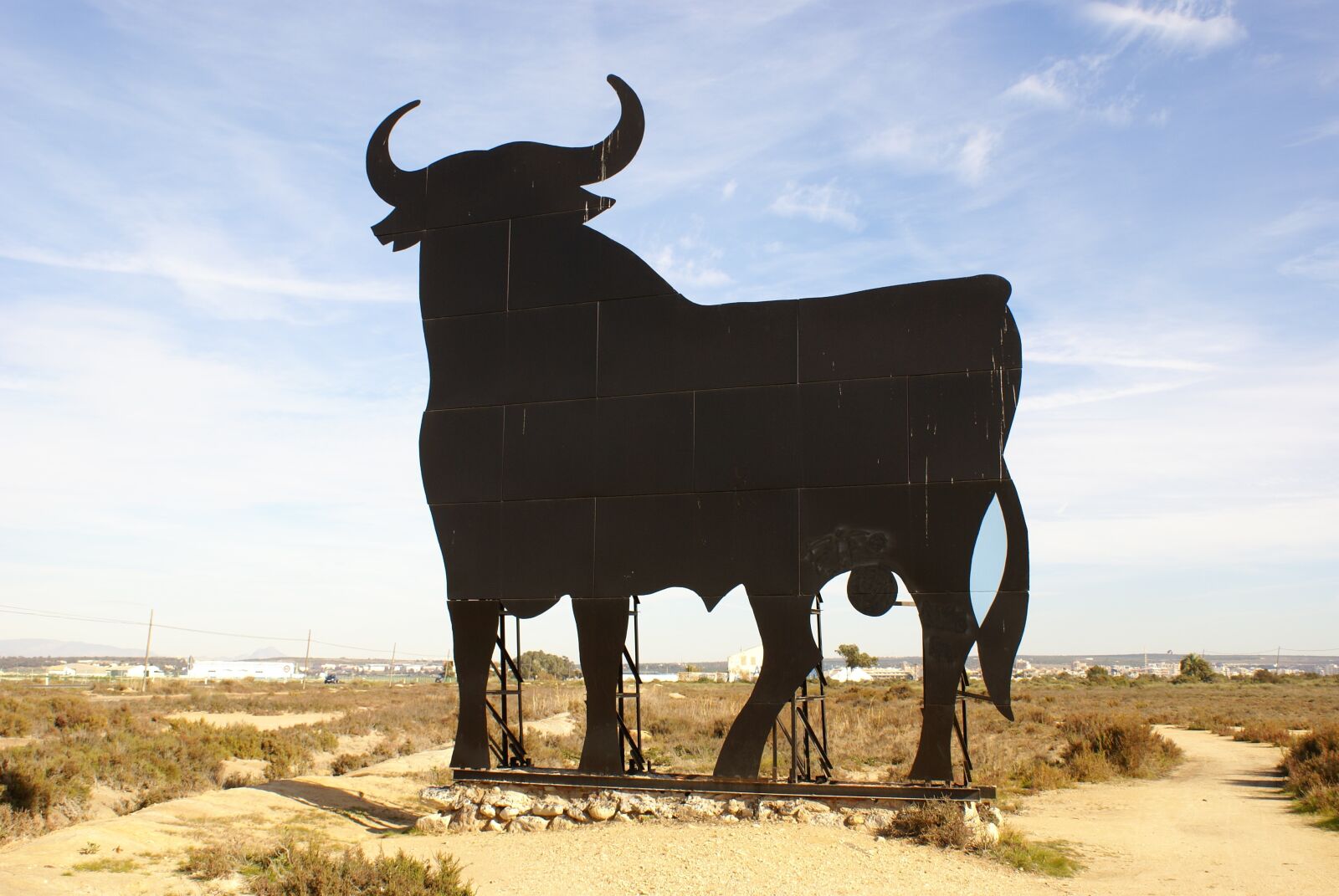 Sony Alpha DSLR-A100 sample photo. El toro de osborne photography