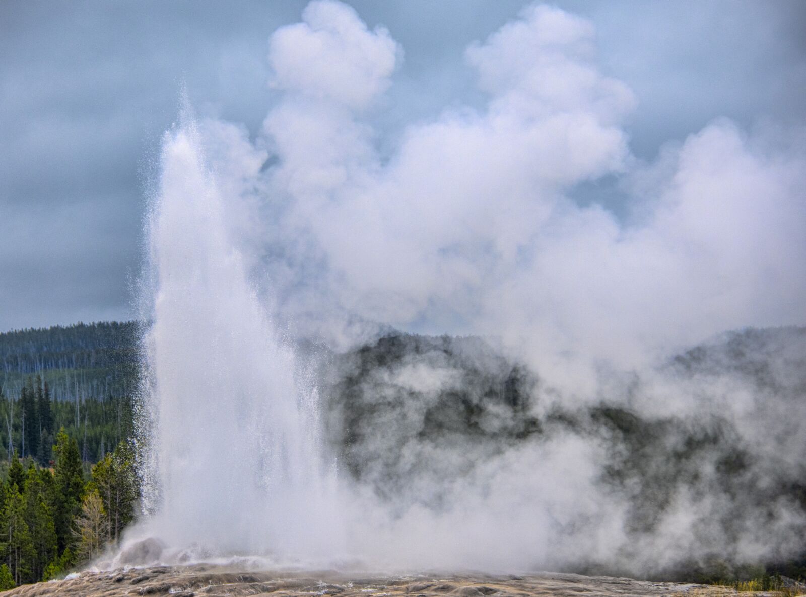 Nikon D850 sample photo. Old faithful, geyser, yellowstone photography