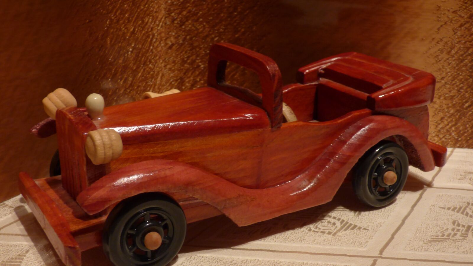 Panasonic DMC-FZ72 sample photo. Car, wooden, model photography