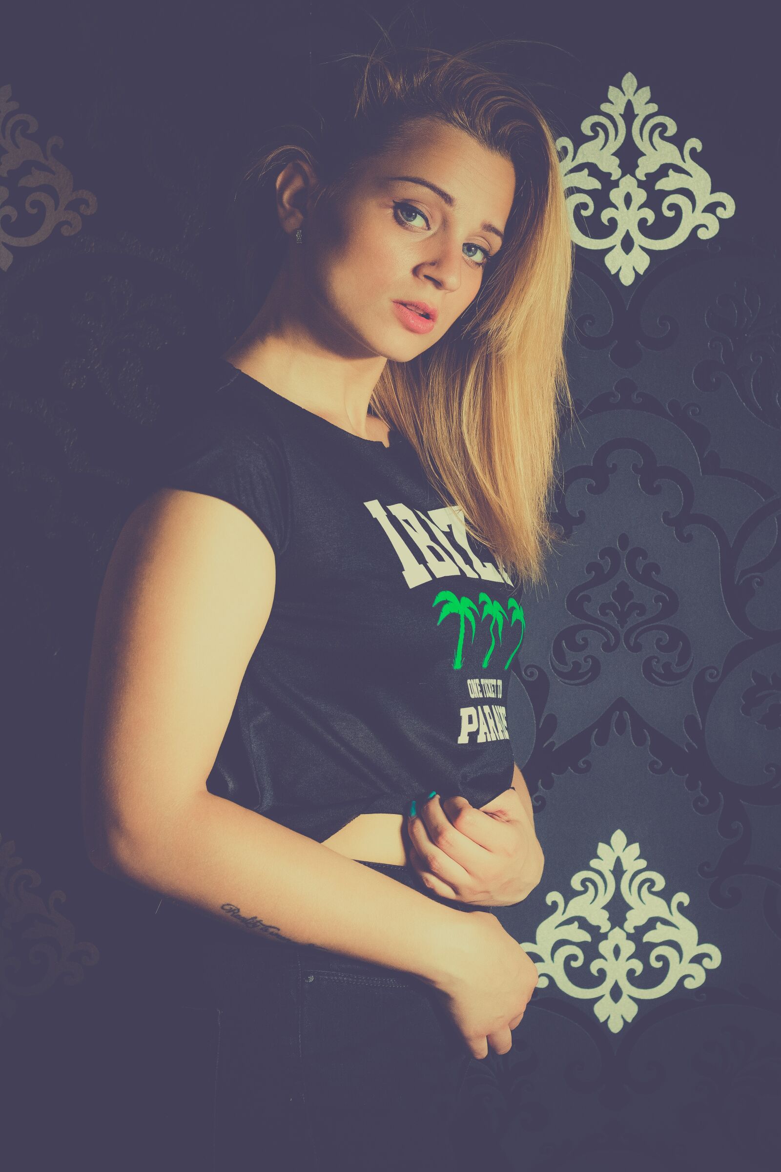 Canon EOS 70D + Canon EF 50mm F1.8 STM sample photo. Fashion, clothing, outerwear photography
