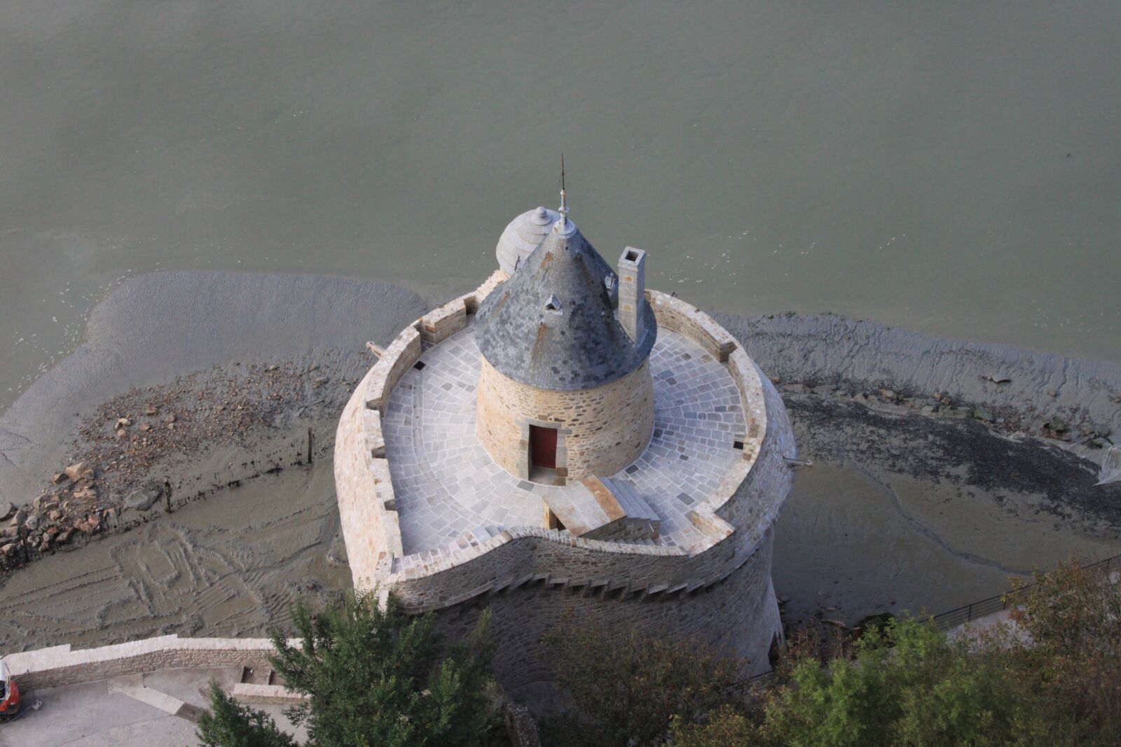 Canon EOS 500D (EOS Rebel T1i / EOS Kiss X3) sample photo. Tower, city wall, architecture photography