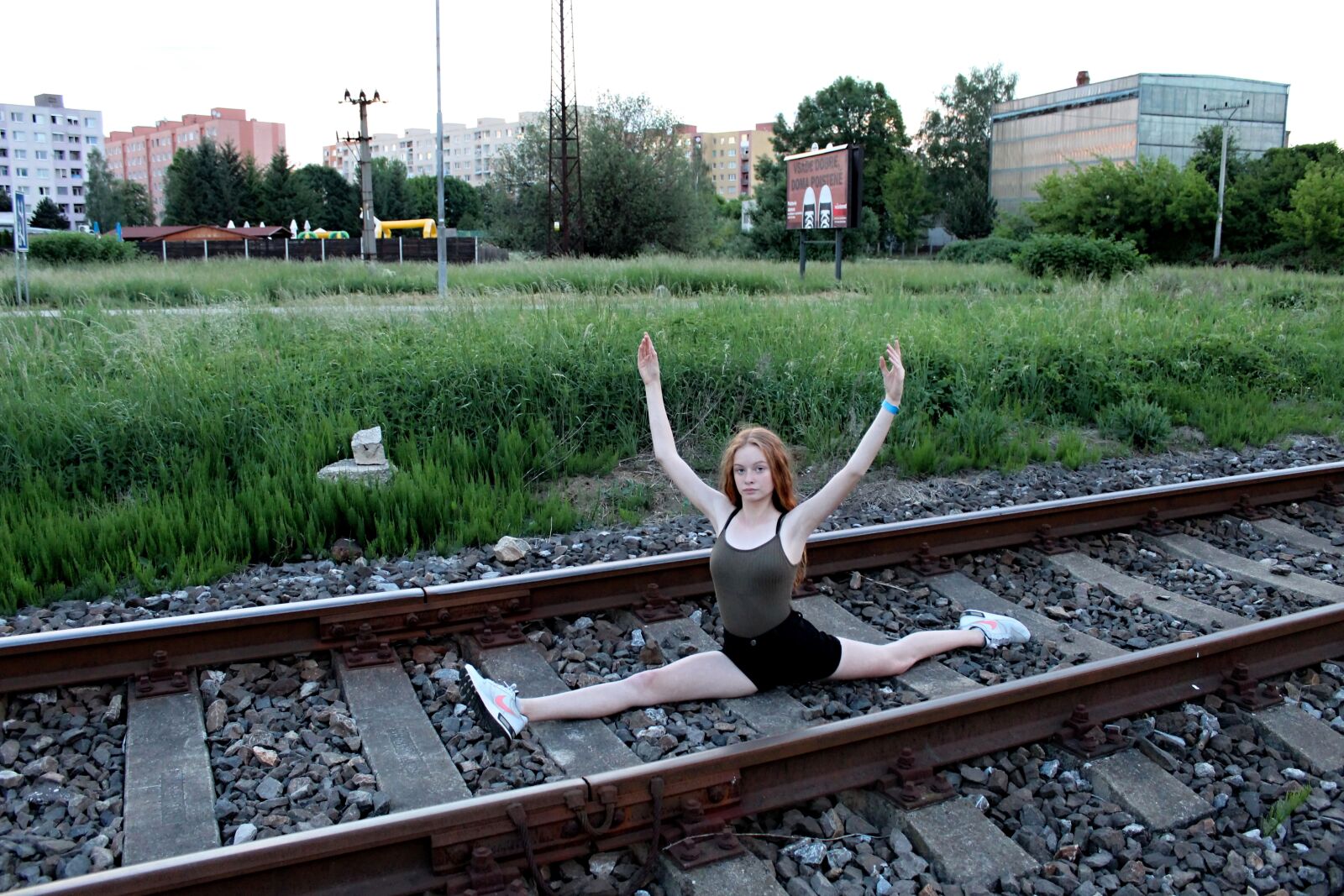 Canon EOS 1300D (EOS Rebel T6 / EOS Kiss X80) sample photo. Ballet on the track photography