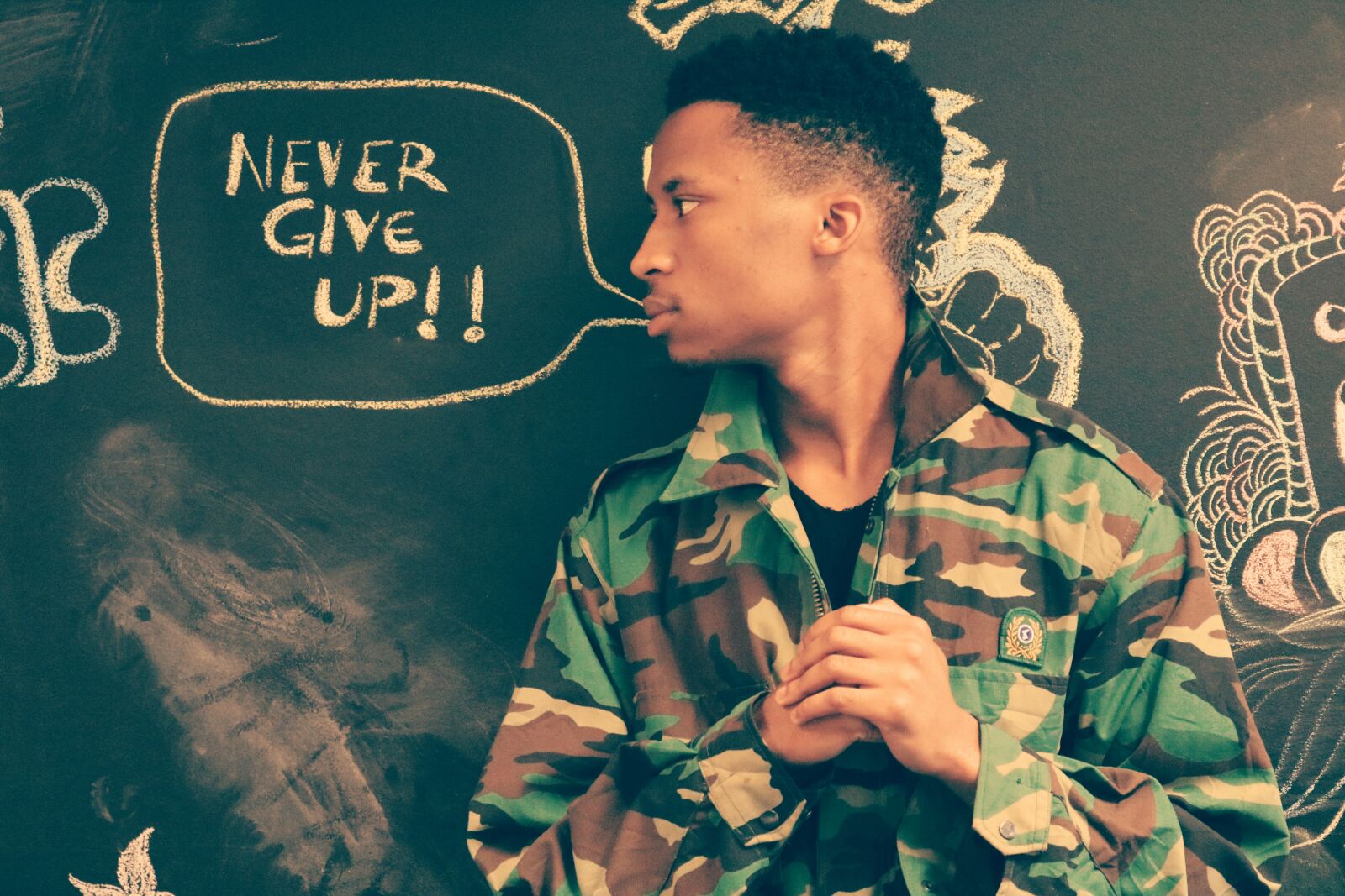 Canon EOS 750D (EOS Rebel T6i / EOS Kiss X8i) sample photo. Soldier, never give up photography