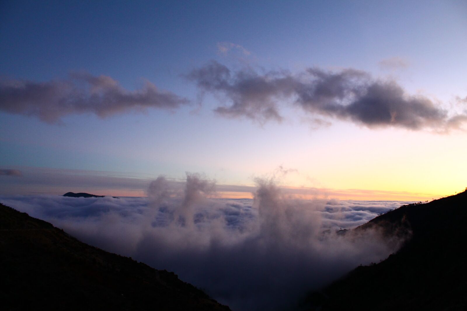 Canon EOS 1100D (EOS Rebel T3 / EOS Kiss X50) sample photo. Landscape, sky, clouds photography